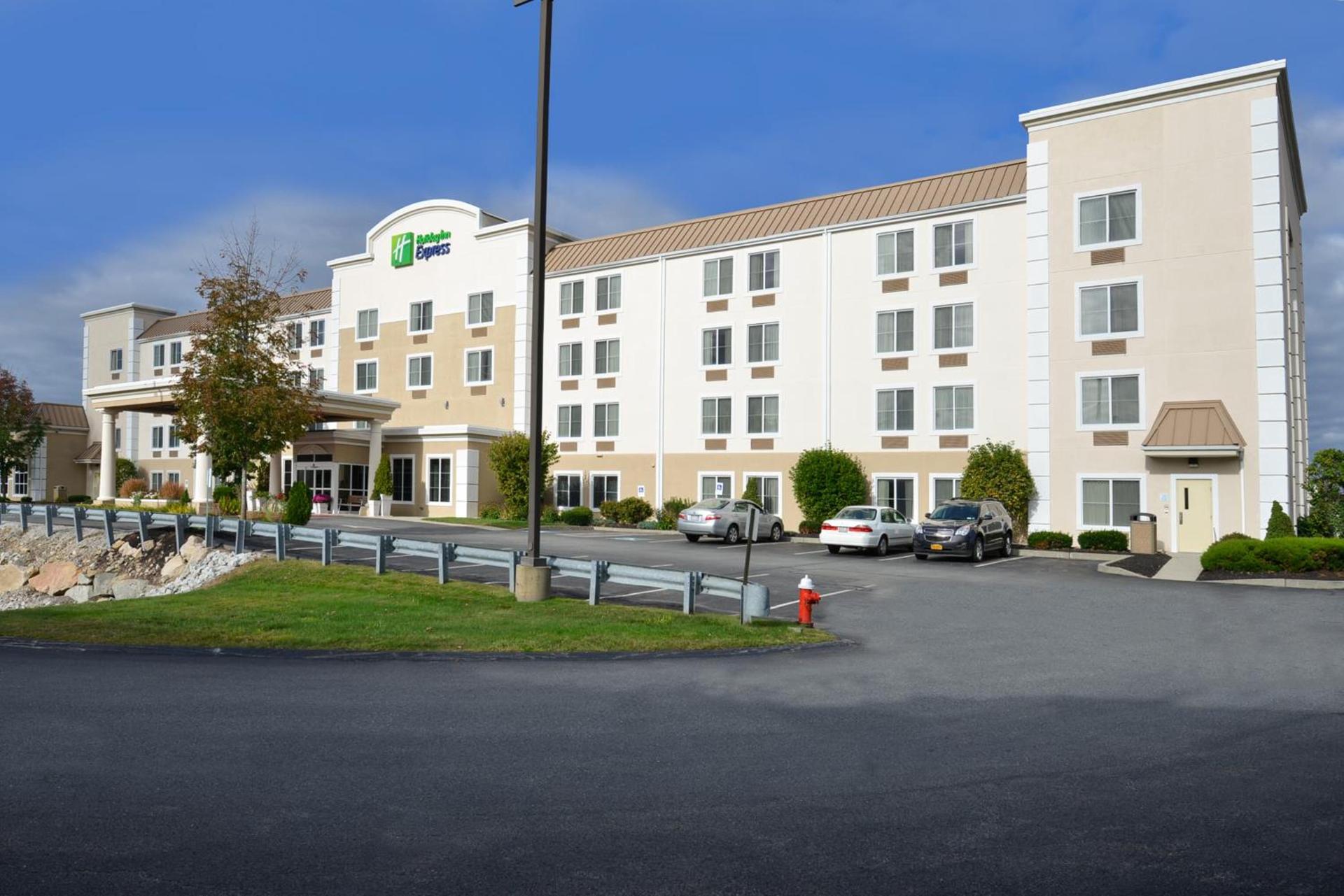 Holiday Inn Express Boston-Milford by IHG photo 8