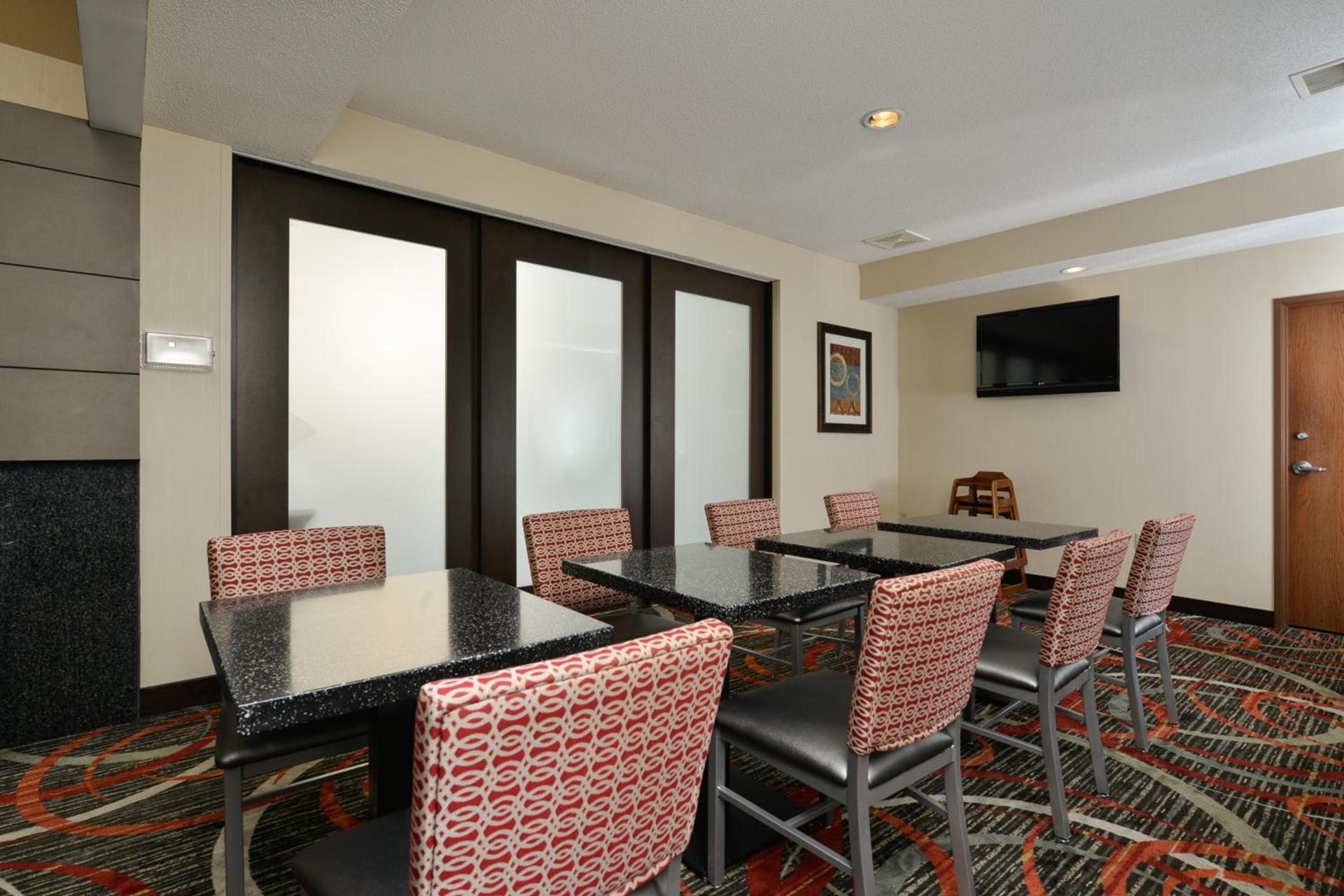 Holiday Inn Express Boston-Milford by IHG photo 11
