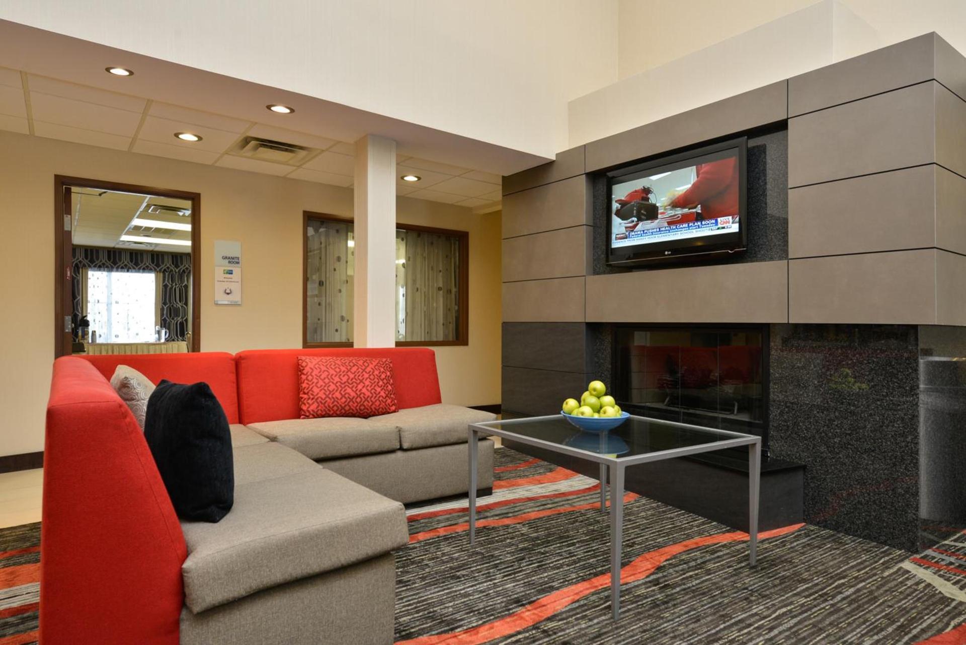 Holiday Inn Express Boston-Milford by IHG photo 31