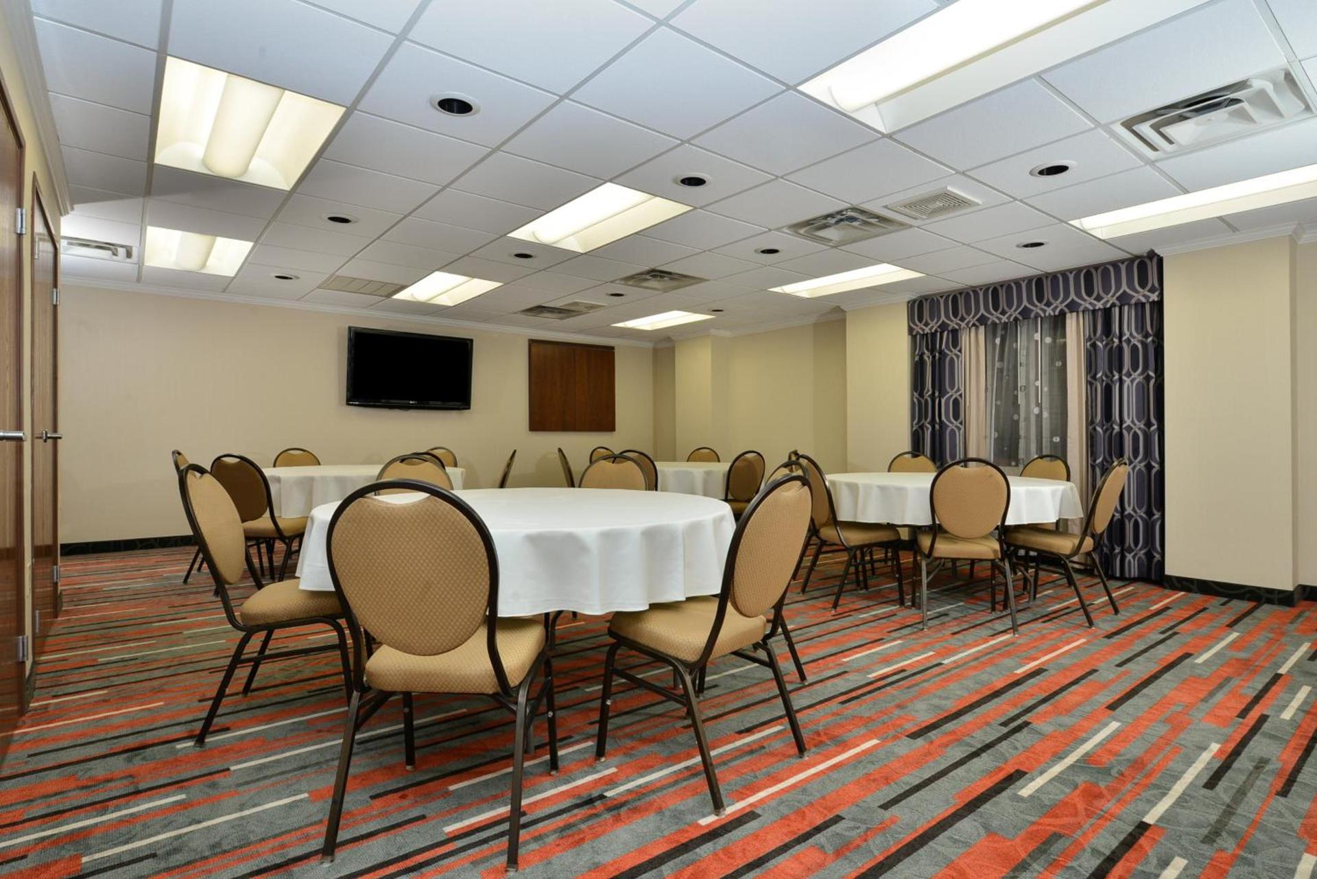 Holiday Inn Express Boston-Milford by IHG photo 30