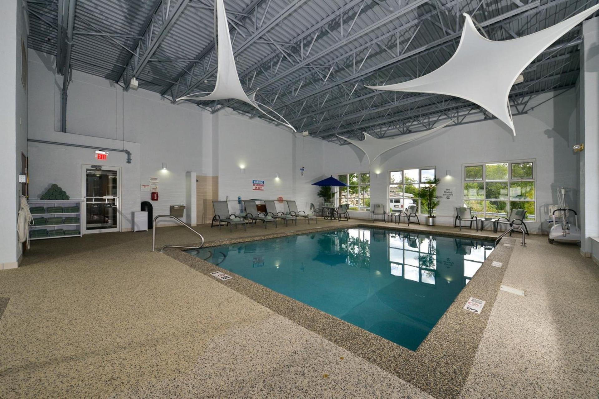 Holiday Inn Express Boston-Milford by IHG photo 29