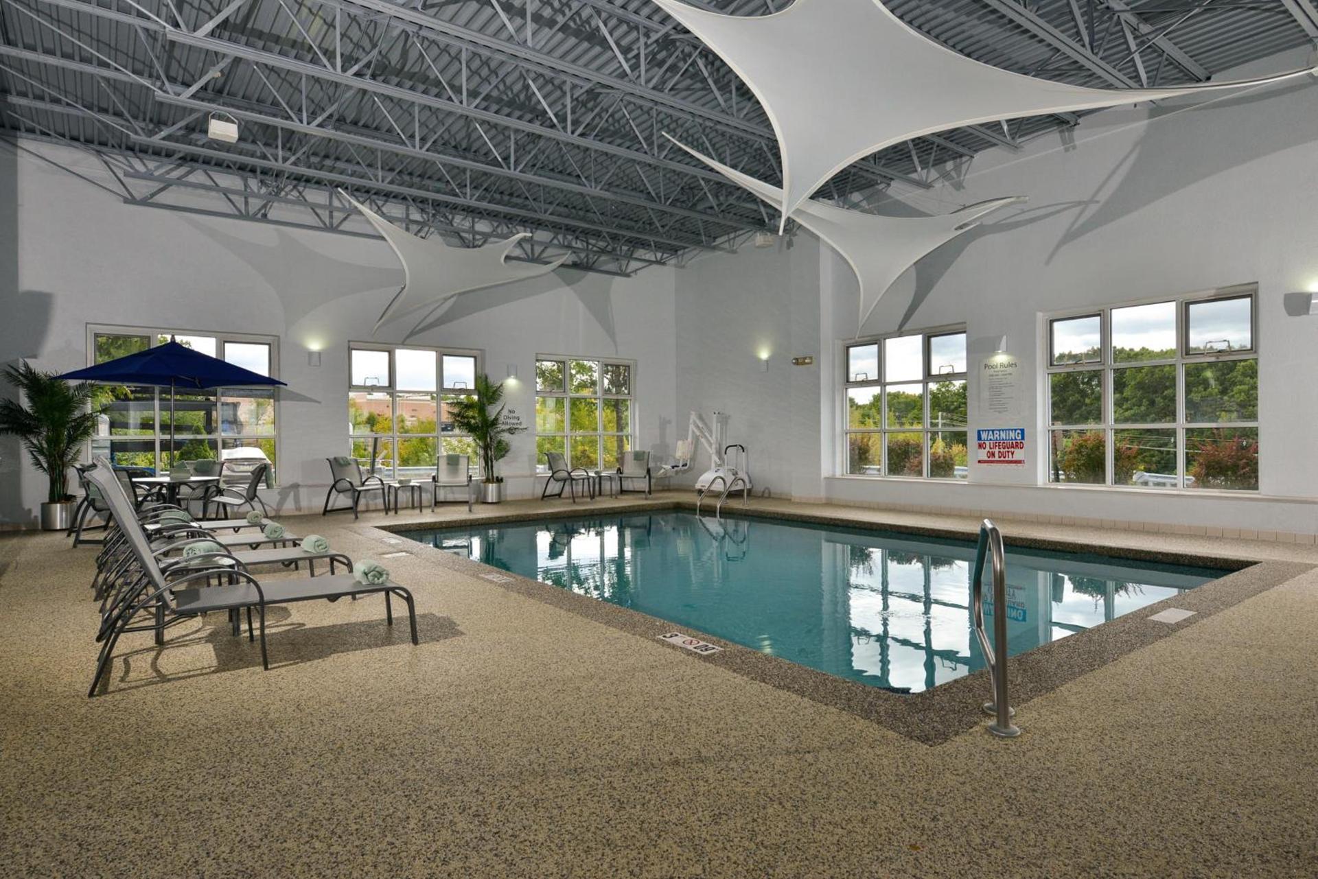Holiday Inn Express Boston-Milford by IHG photo 32
