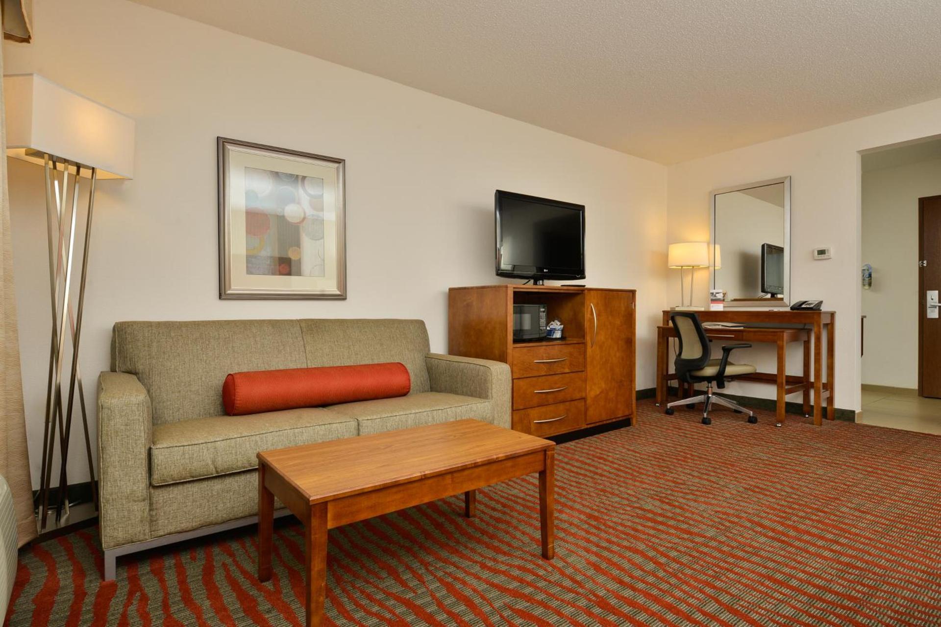 Holiday Inn Express Boston-Milford by IHG photo 38