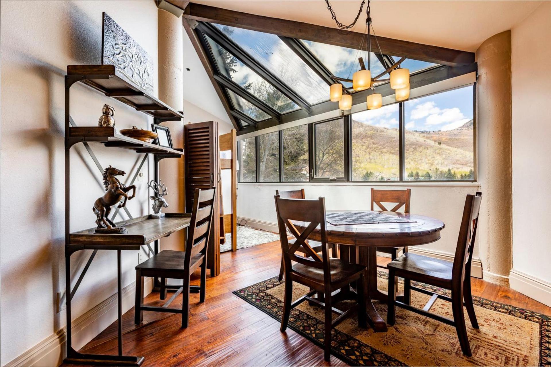 Silver King by All Seasons Resort Lodging photo 11