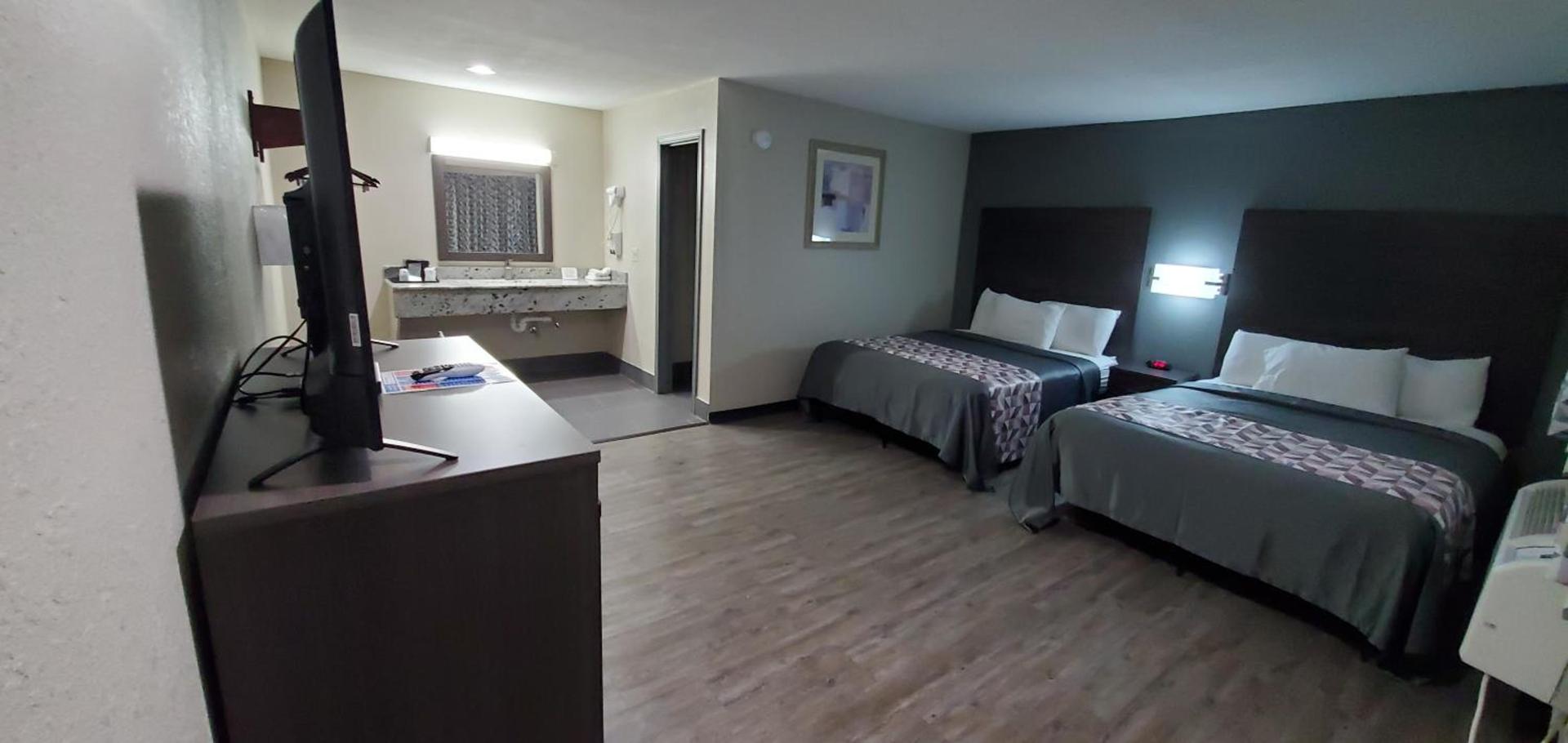 Crescent Park Motel & Suites photo 7