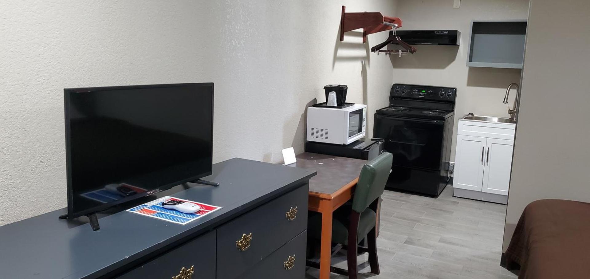 Crescent Park Motel & Suites photo 3