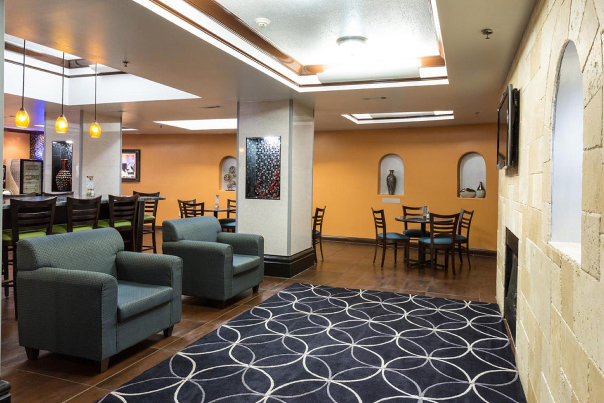 Holiday Inn Express Hotel & Suites Hinesville by IHG photo 47