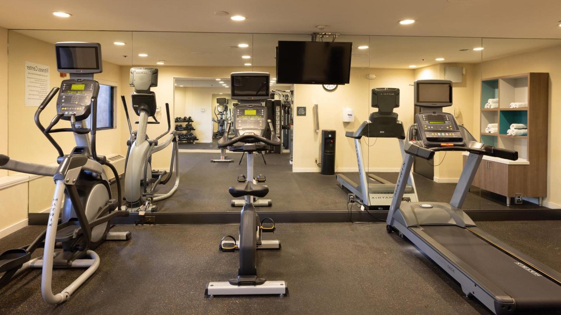 Holiday Inn Santa Ana-Orange Co Arpt by IHG photo 40