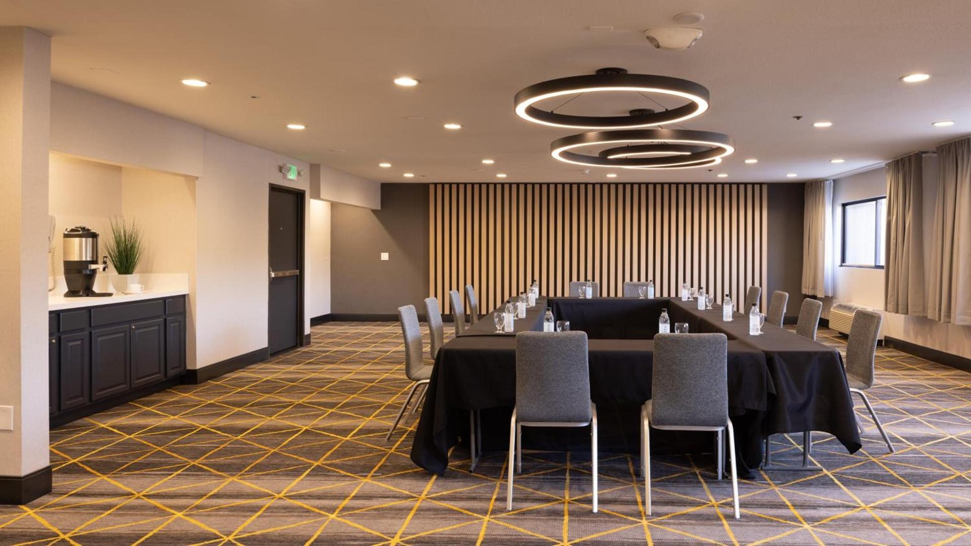 Holiday Inn Santa Ana-Orange Co Arpt by IHG photo 22