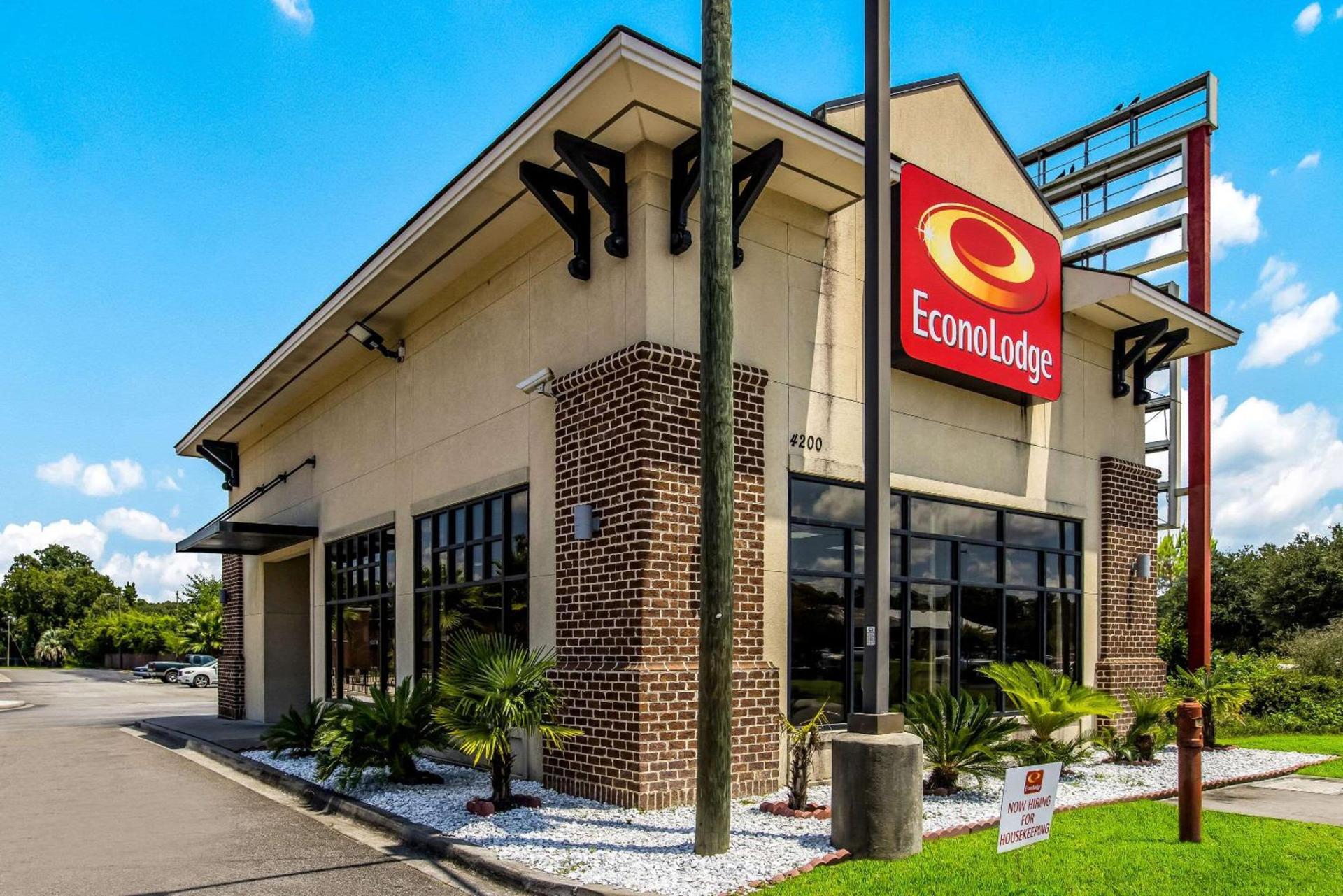Econo Lodge Garden City - Savannah photo 2
