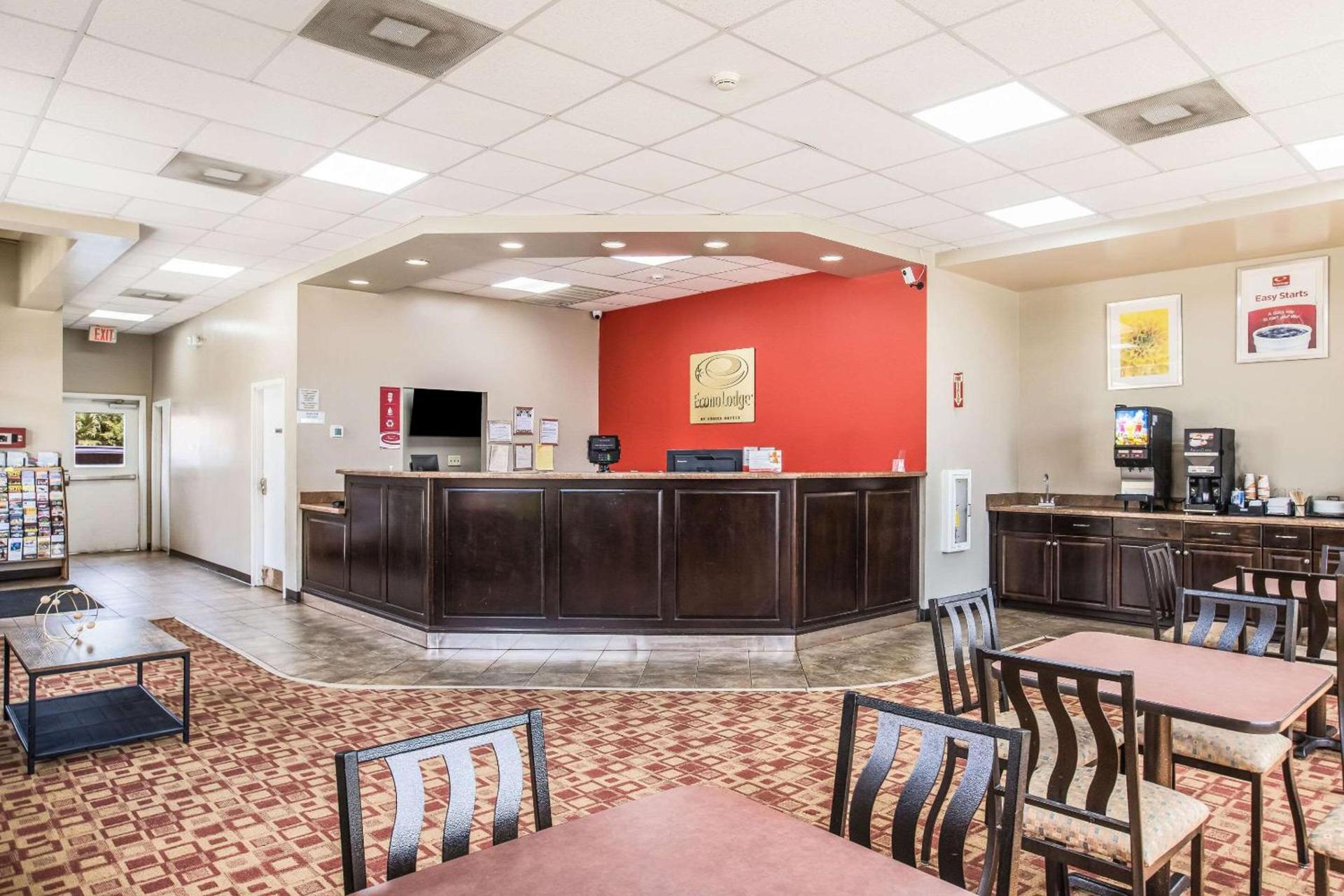 Econo Lodge Garden City - Savannah photo 5