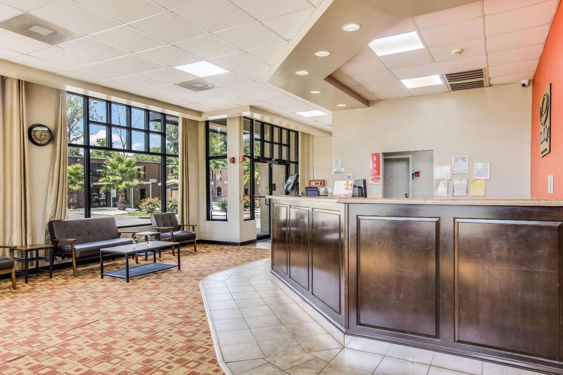 Econo Lodge Garden City - Savannah photo 8
