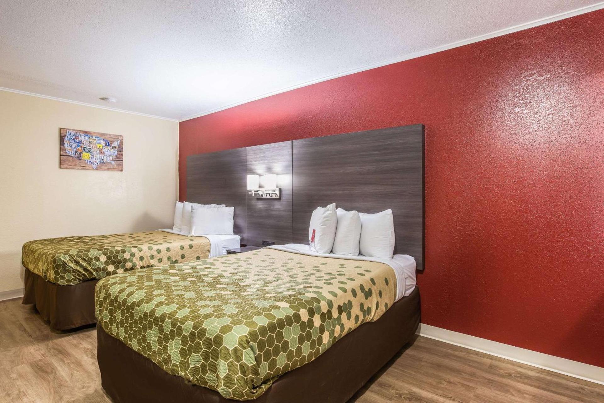 Econo Lodge Garden City - Savannah photo 21