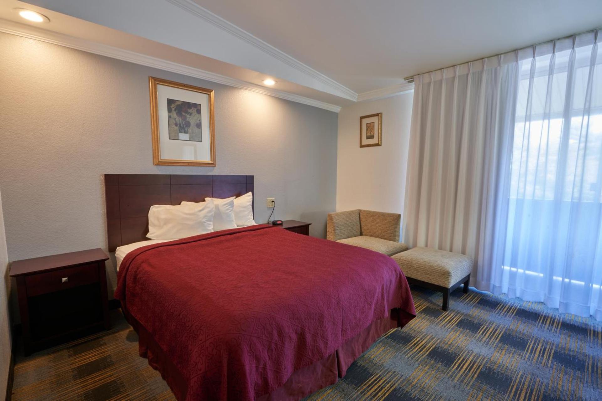 Riverview Inn & Suites photo 44