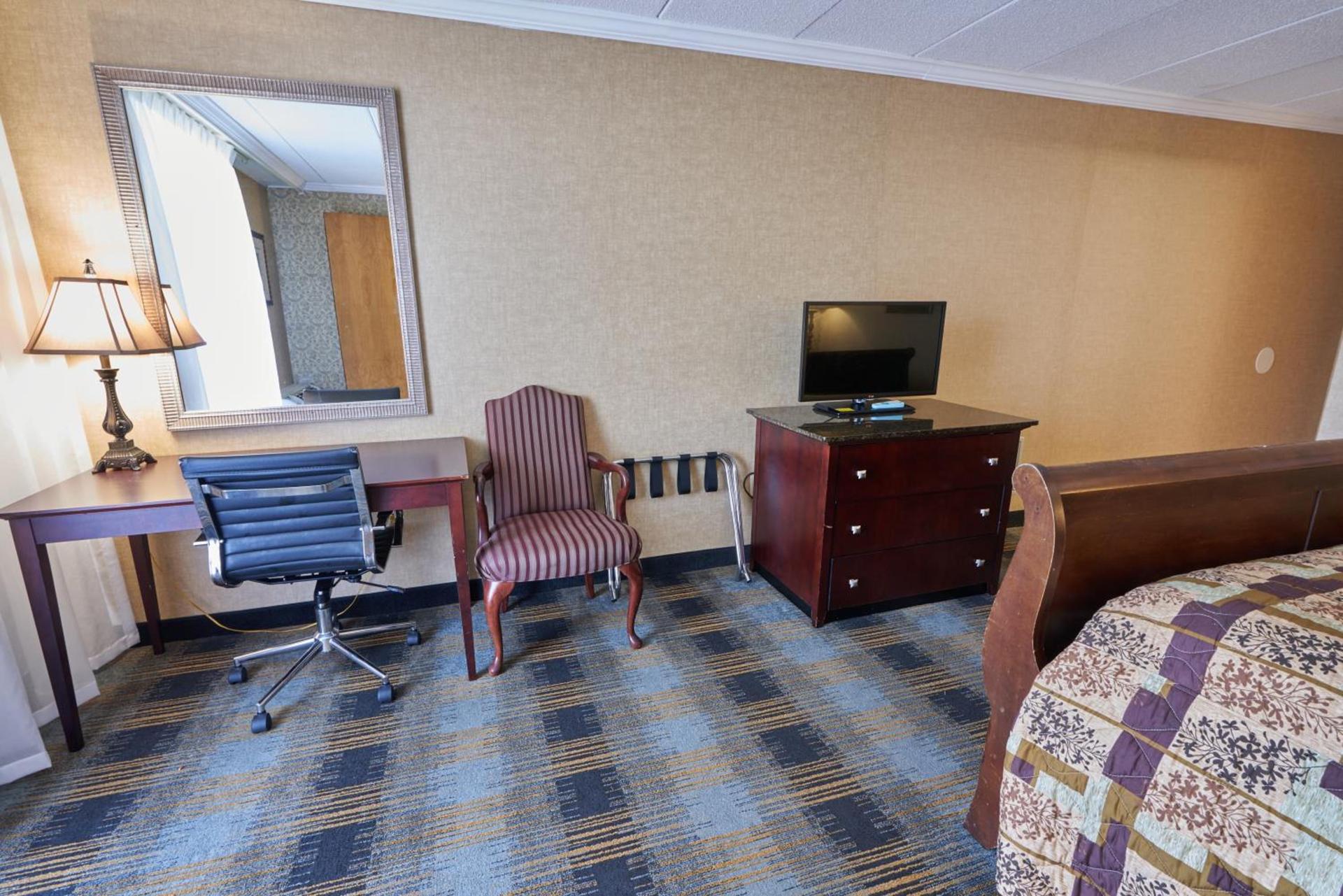 Riverview Inn & Suites photo 34