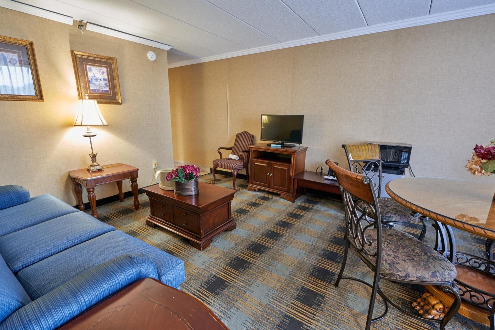 Riverview Inn & Suites photo 38