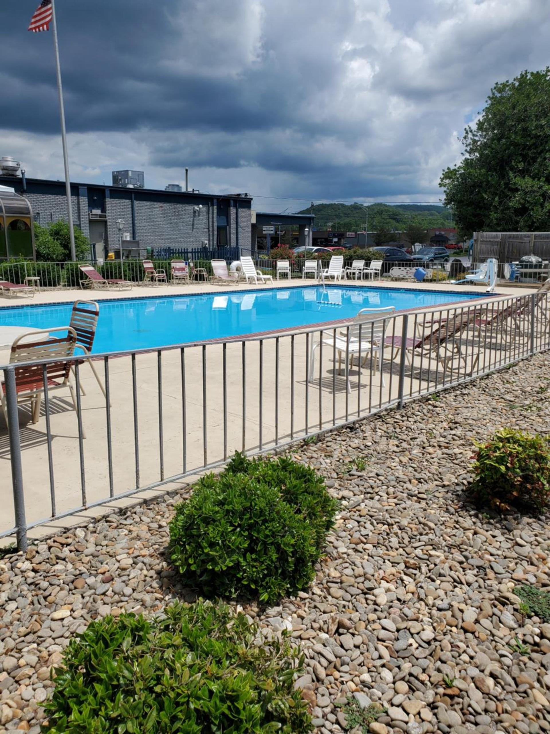 Suburban Studios Middlesboro photo 15