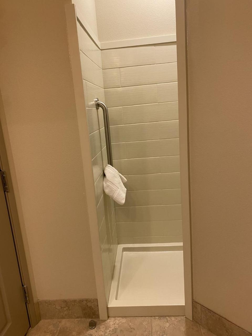 AmericInn by Wyndham Hartford SD photo 52