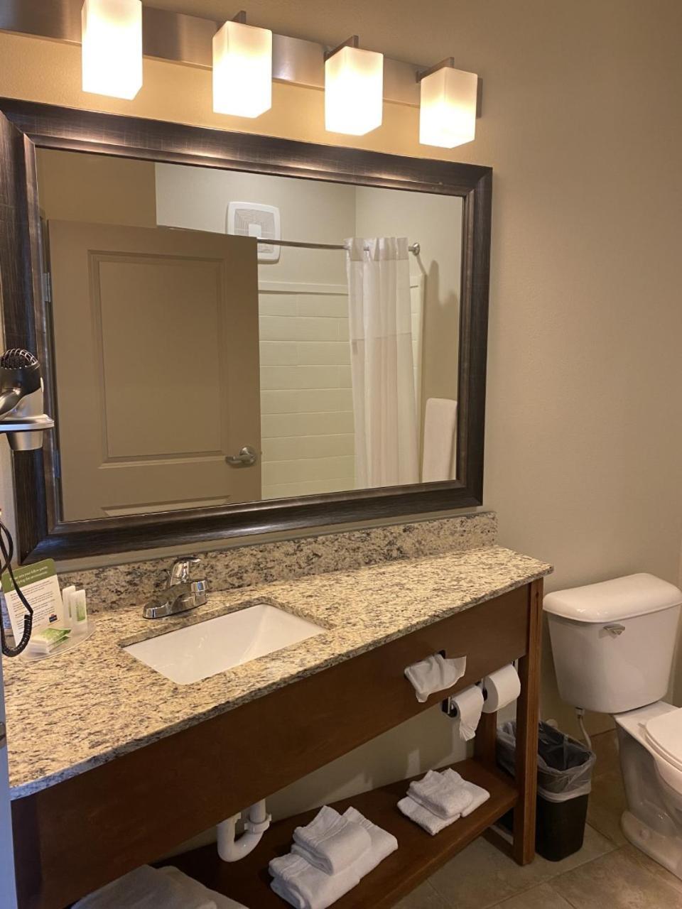 AmericInn by Wyndham Hartford SD photo 54