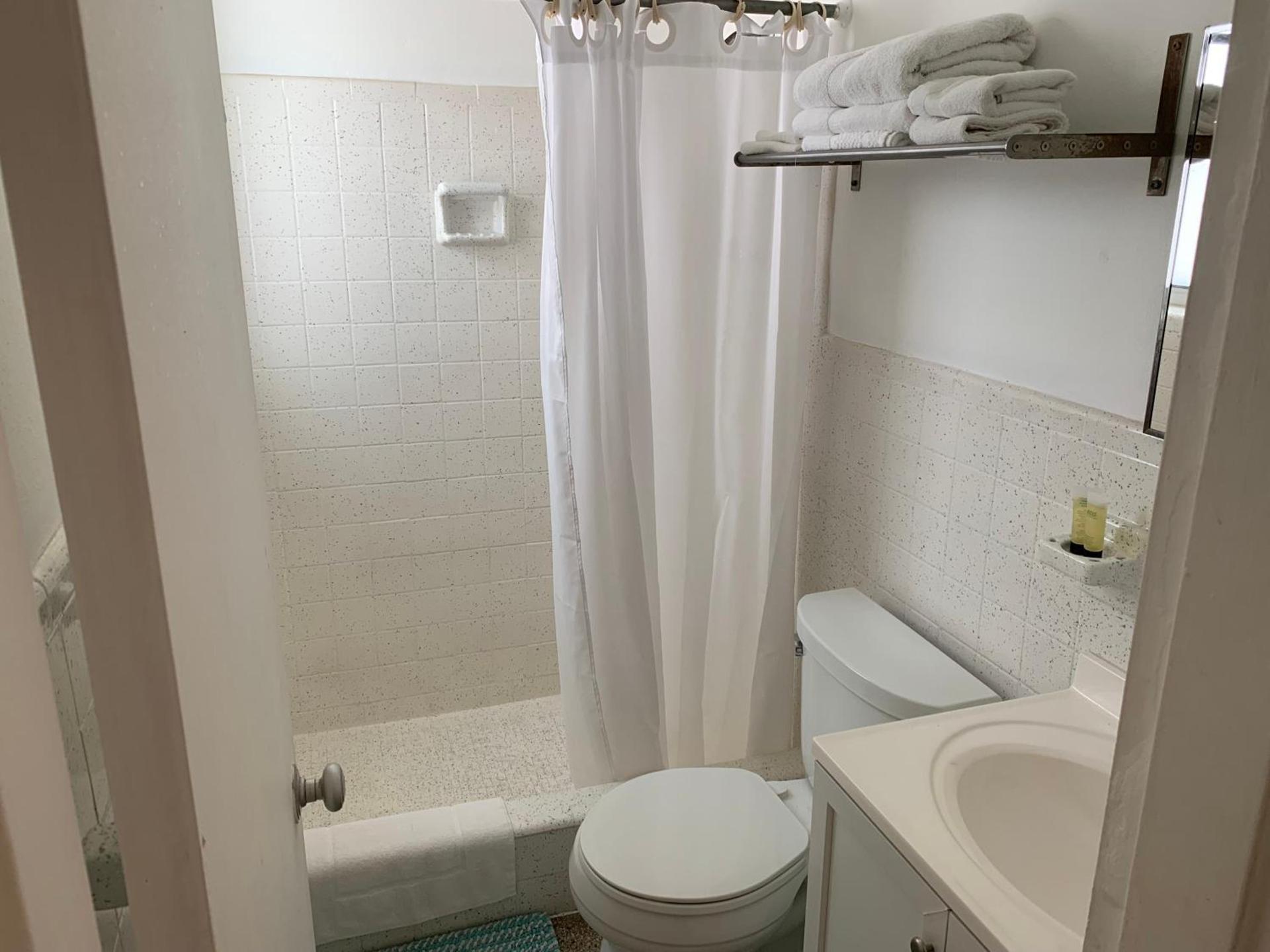 Tiana Beach Inn photo 27