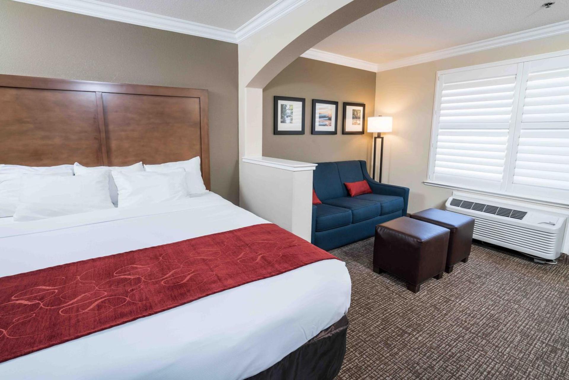 Comfort Suites Fresno River Park photo 21