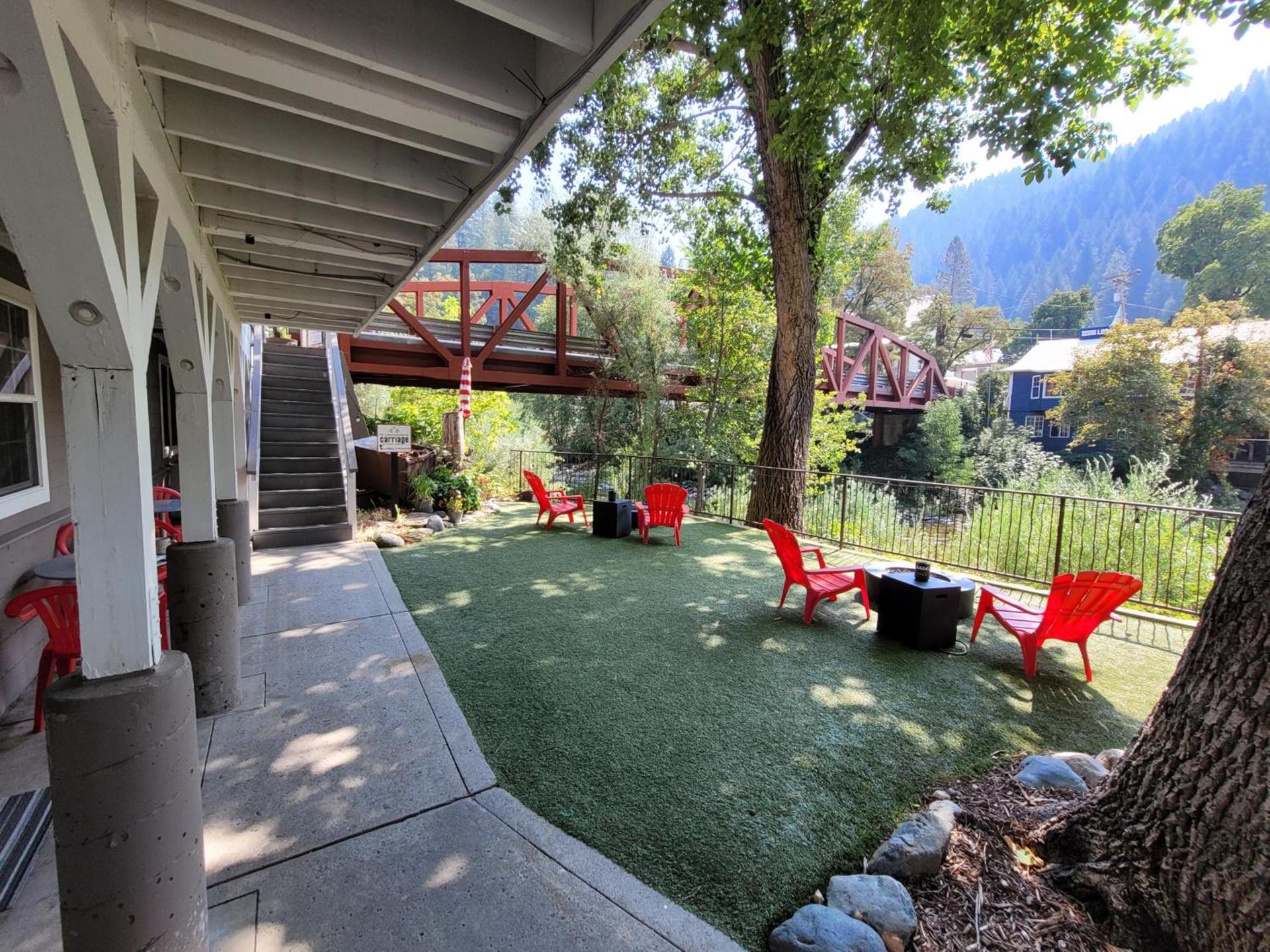 Carriage House Inn photo 17