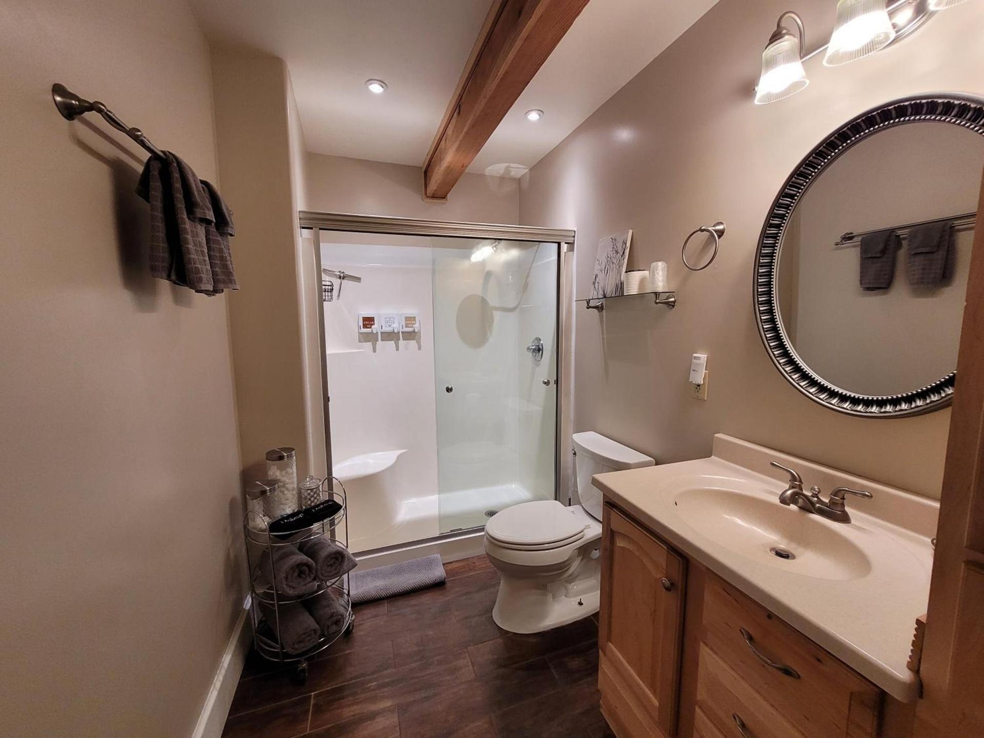 Carriage House Inn photo 22