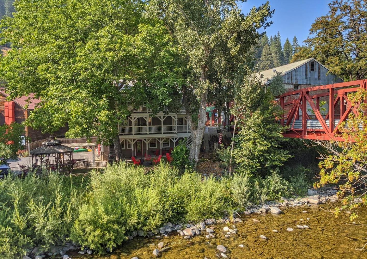 Carriage House Inn photo 28
