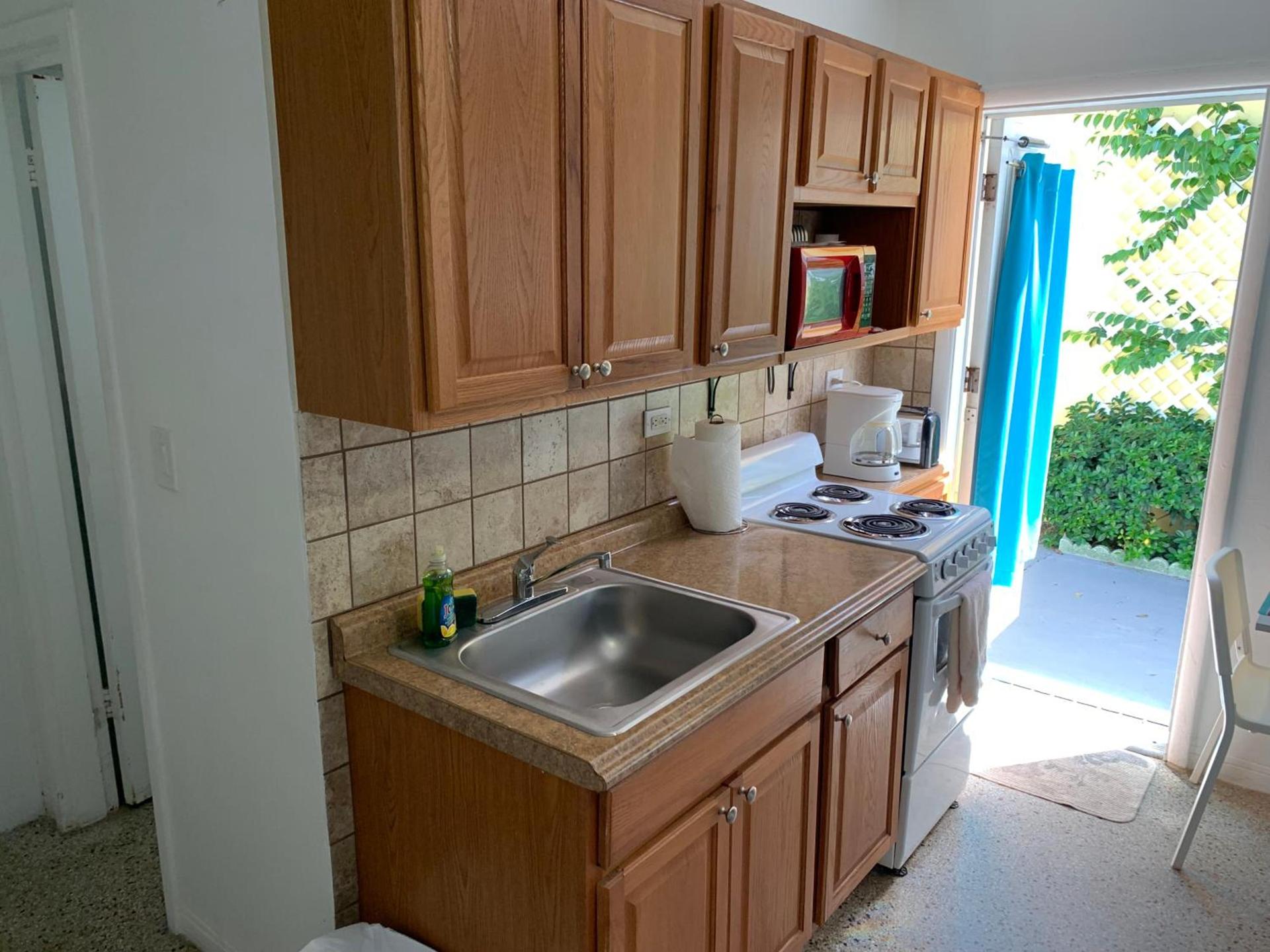 Tiana Beach Inn photo 6