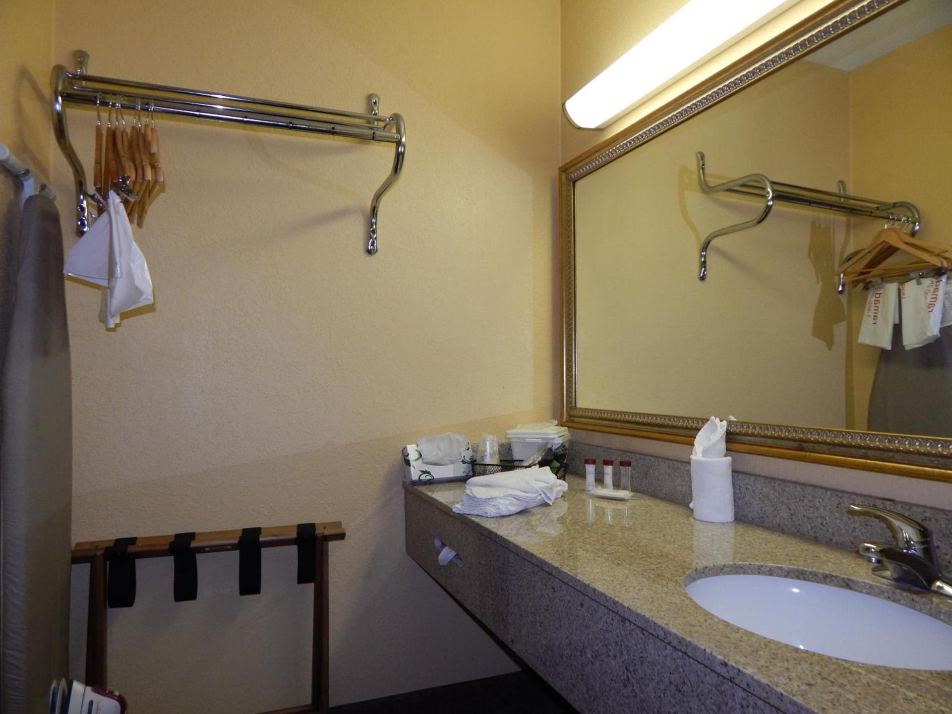 Ramada by Wyndham Altamonte Springs Near I-4 photo 32