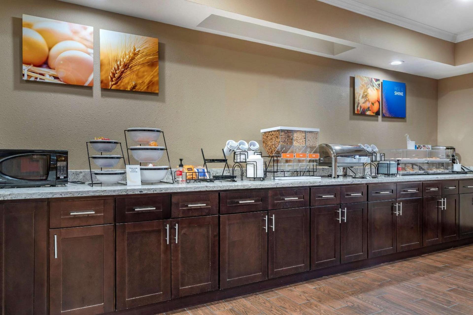 Comfort Inn & Suites Sacramento - University Area photo 32