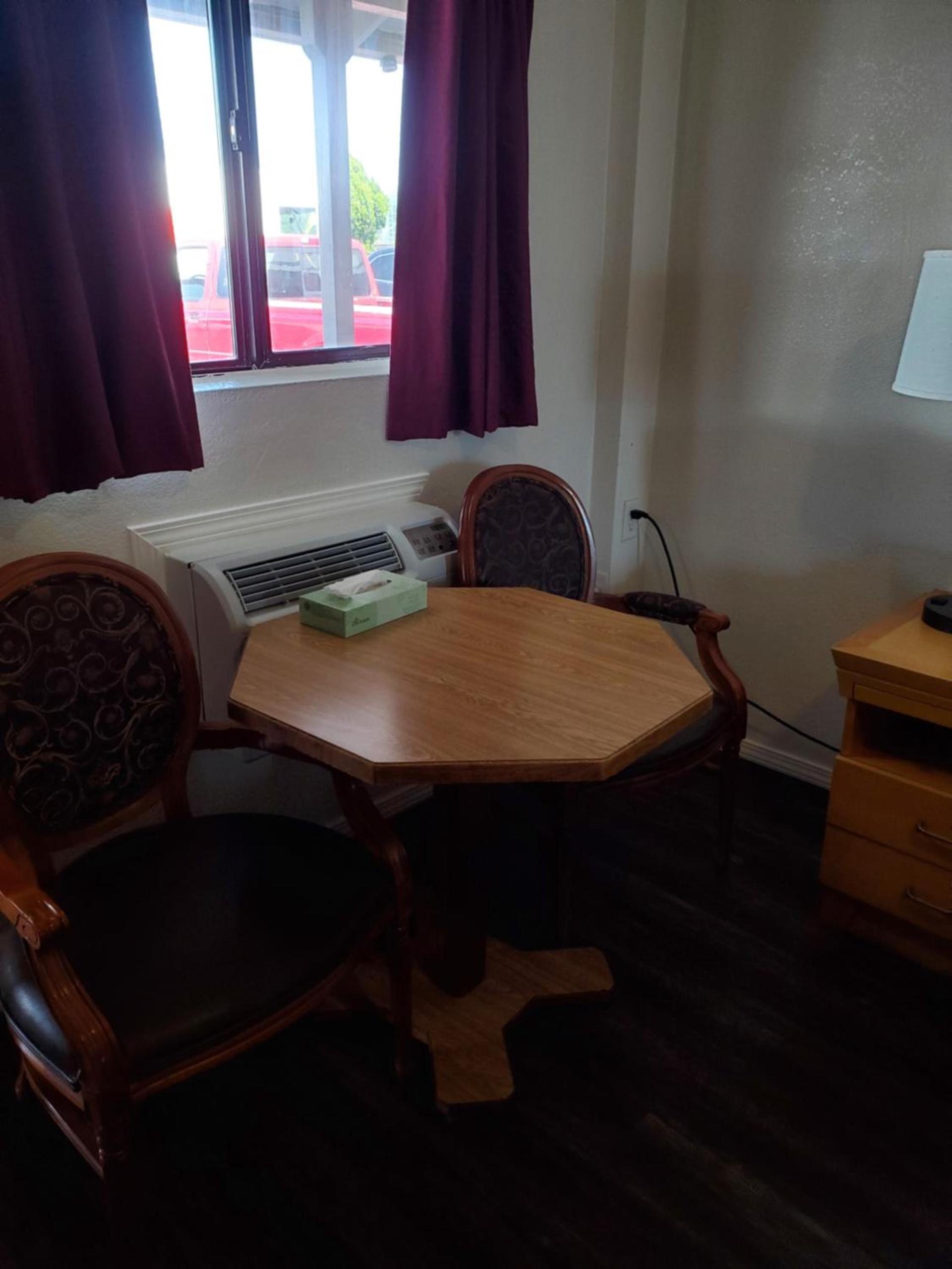 Ontario Inn photo 57