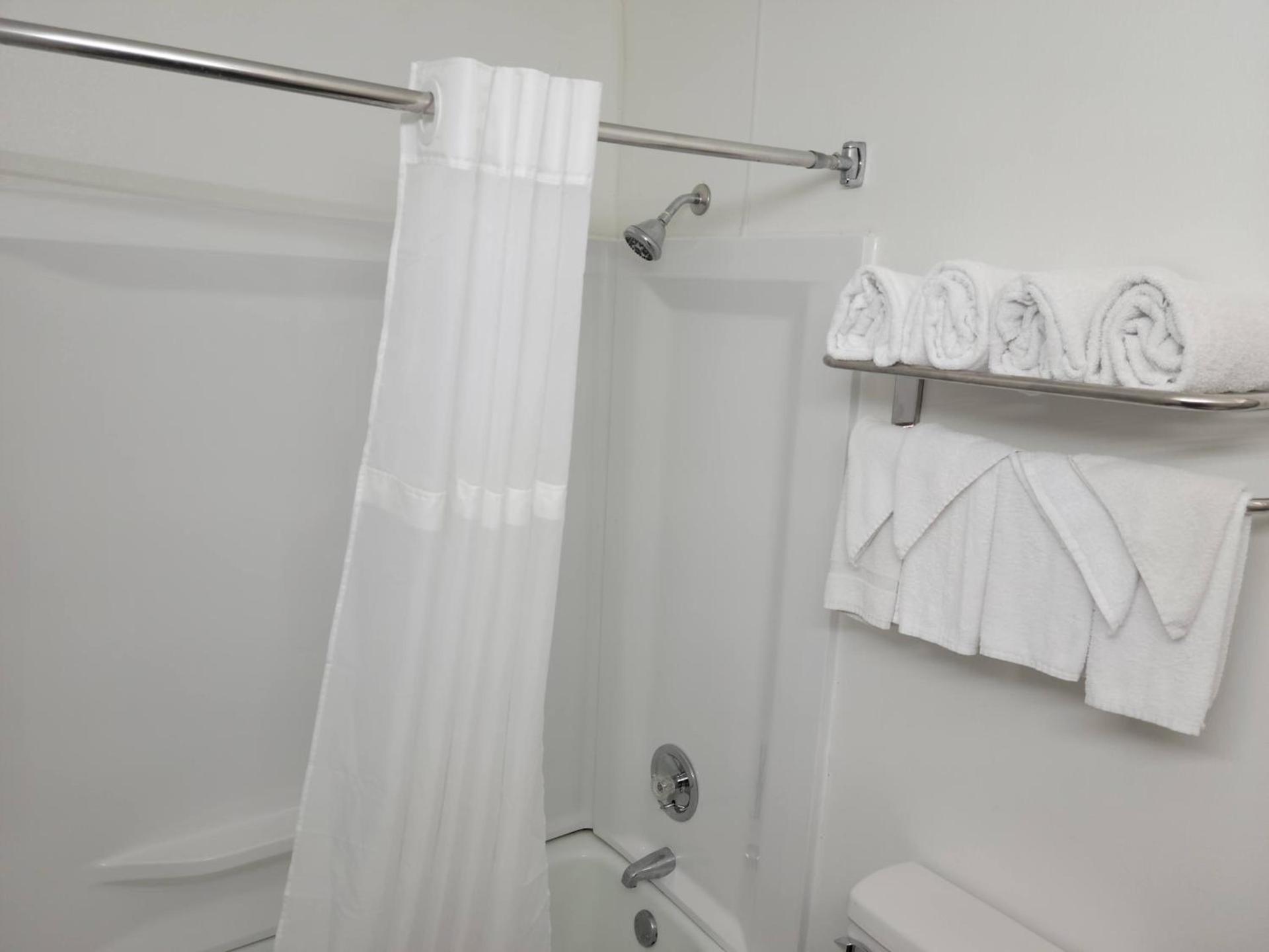 Quality Inn Terre Haute University Area photo 25