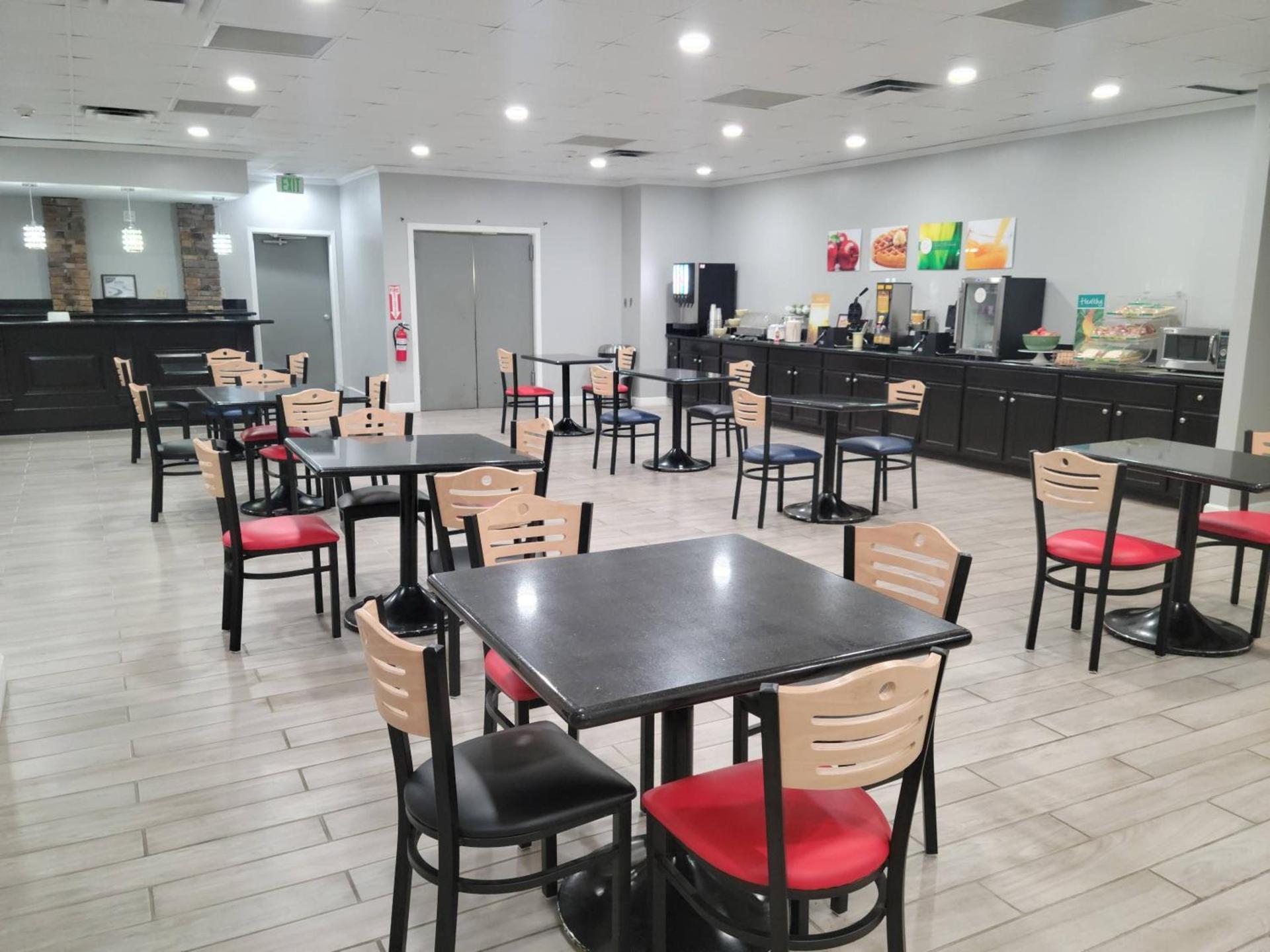 Quality Inn Terre Haute University Area photo 23