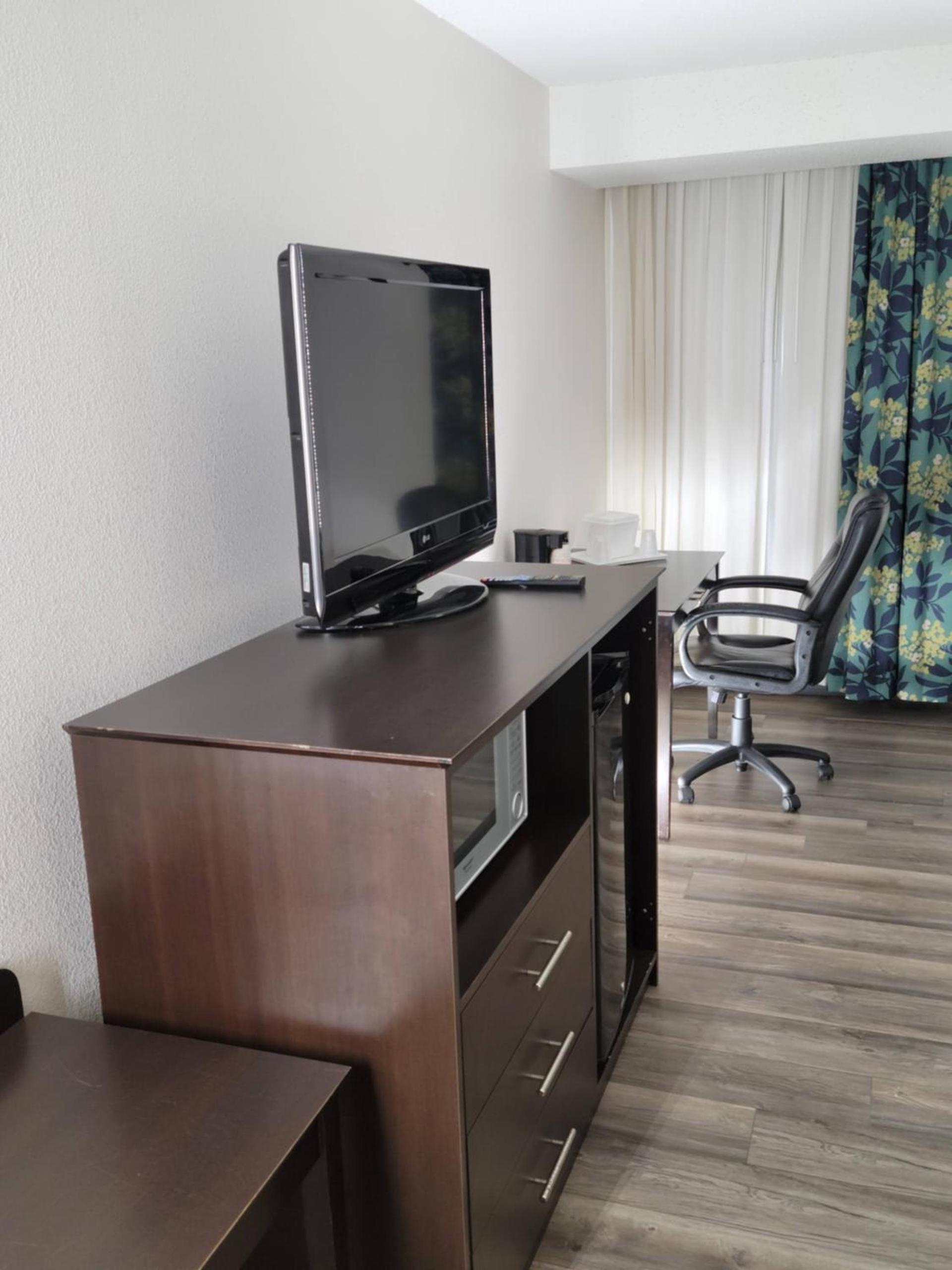 Quality Inn Terre Haute University Area photo 21