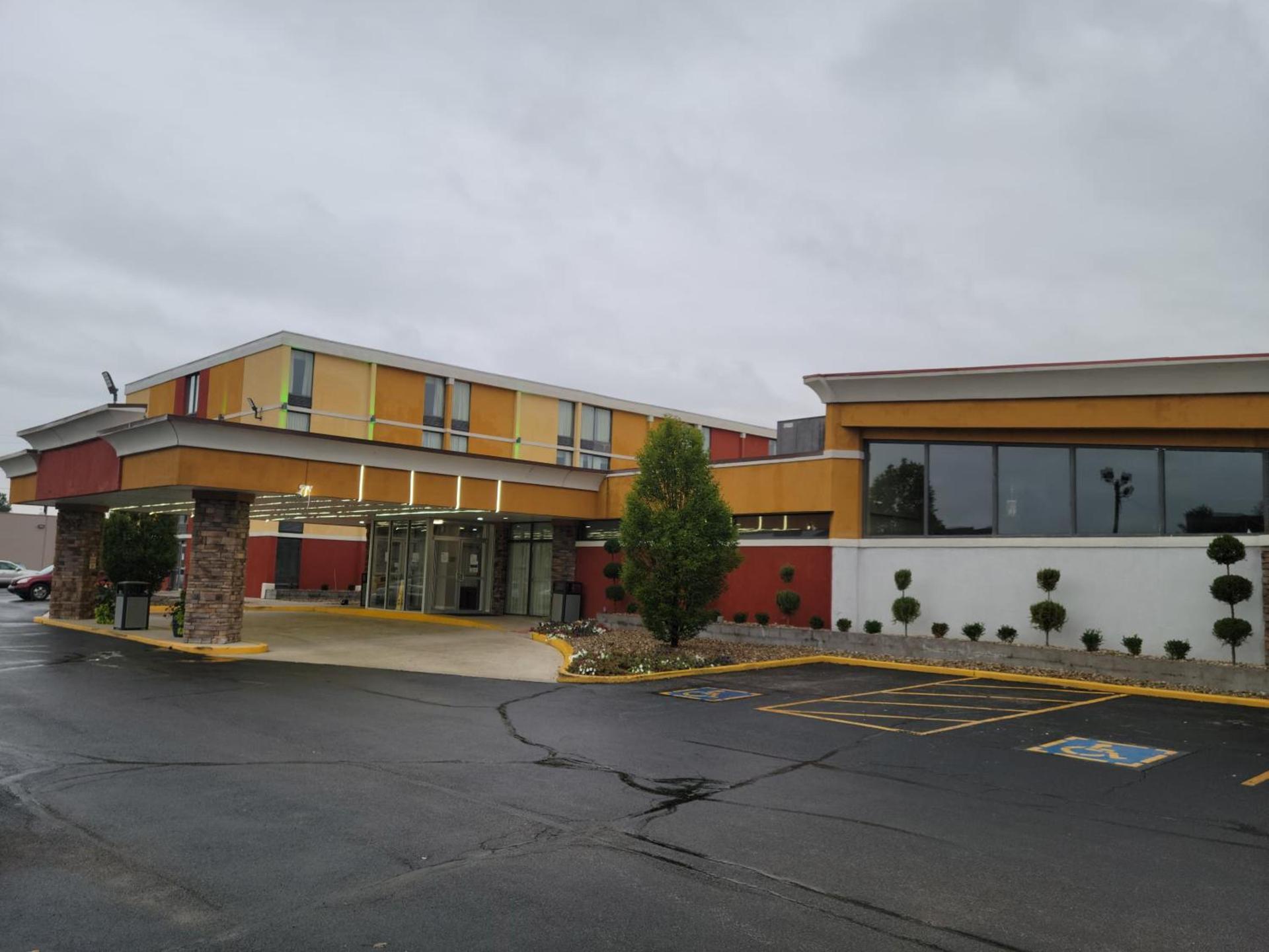 Quality Inn Terre Haute University Area photo 8