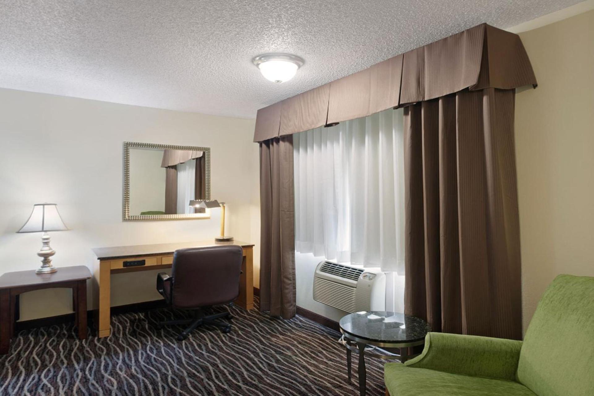 Days Inn by Wyndham Yakima photo 40