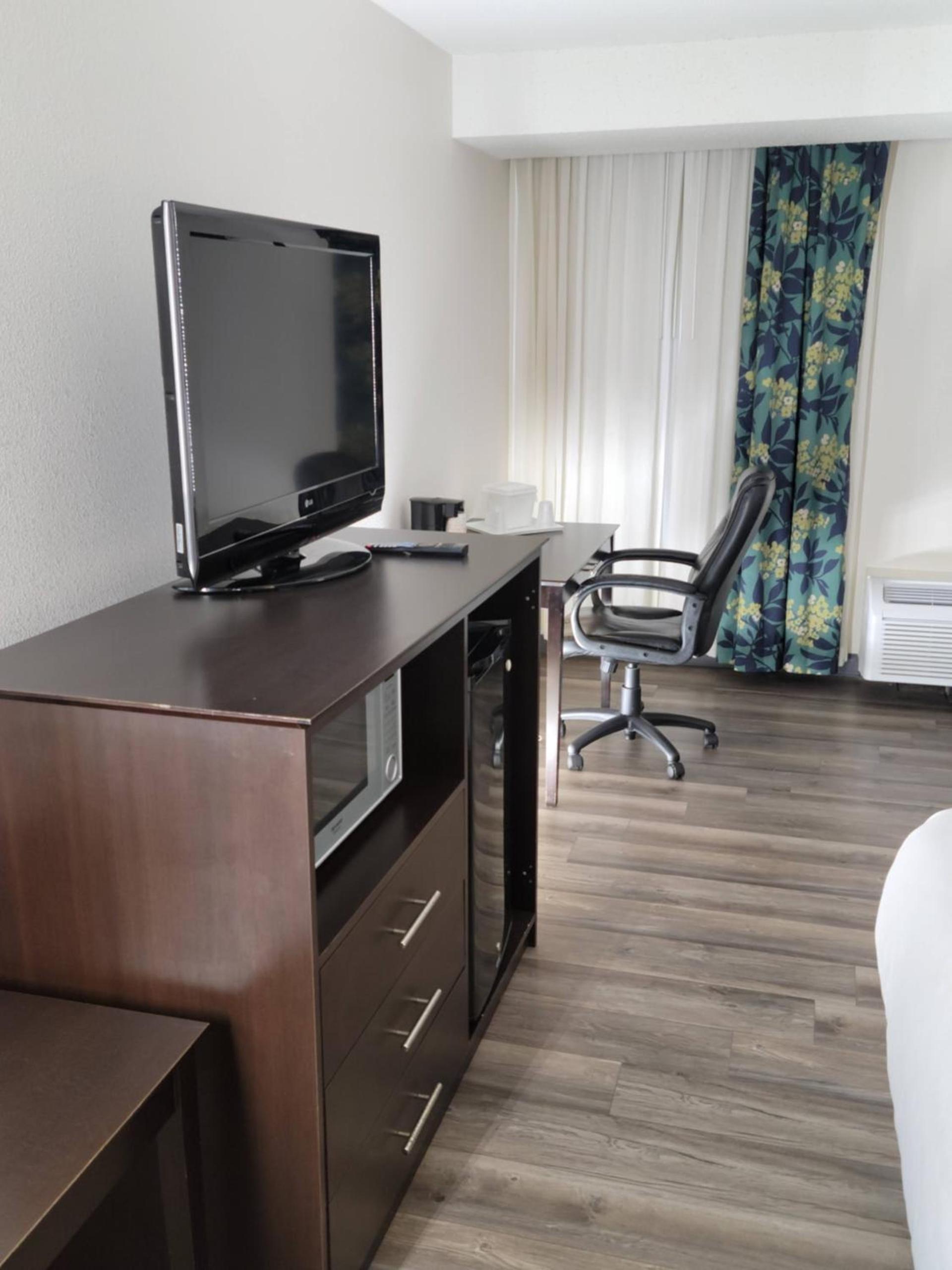 Quality Inn Terre Haute University Area photo 28