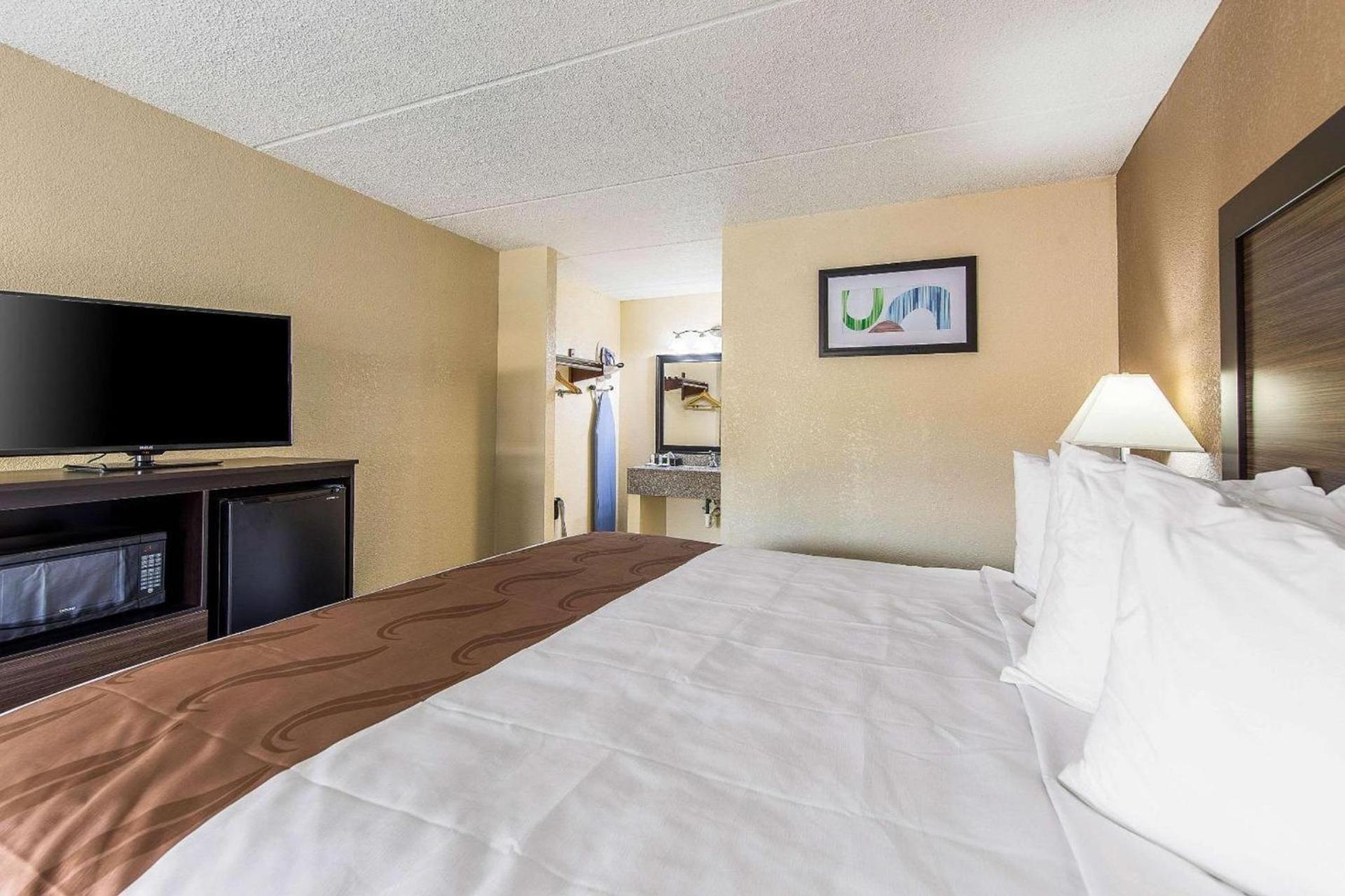 Quality Inn Forest City photo 27