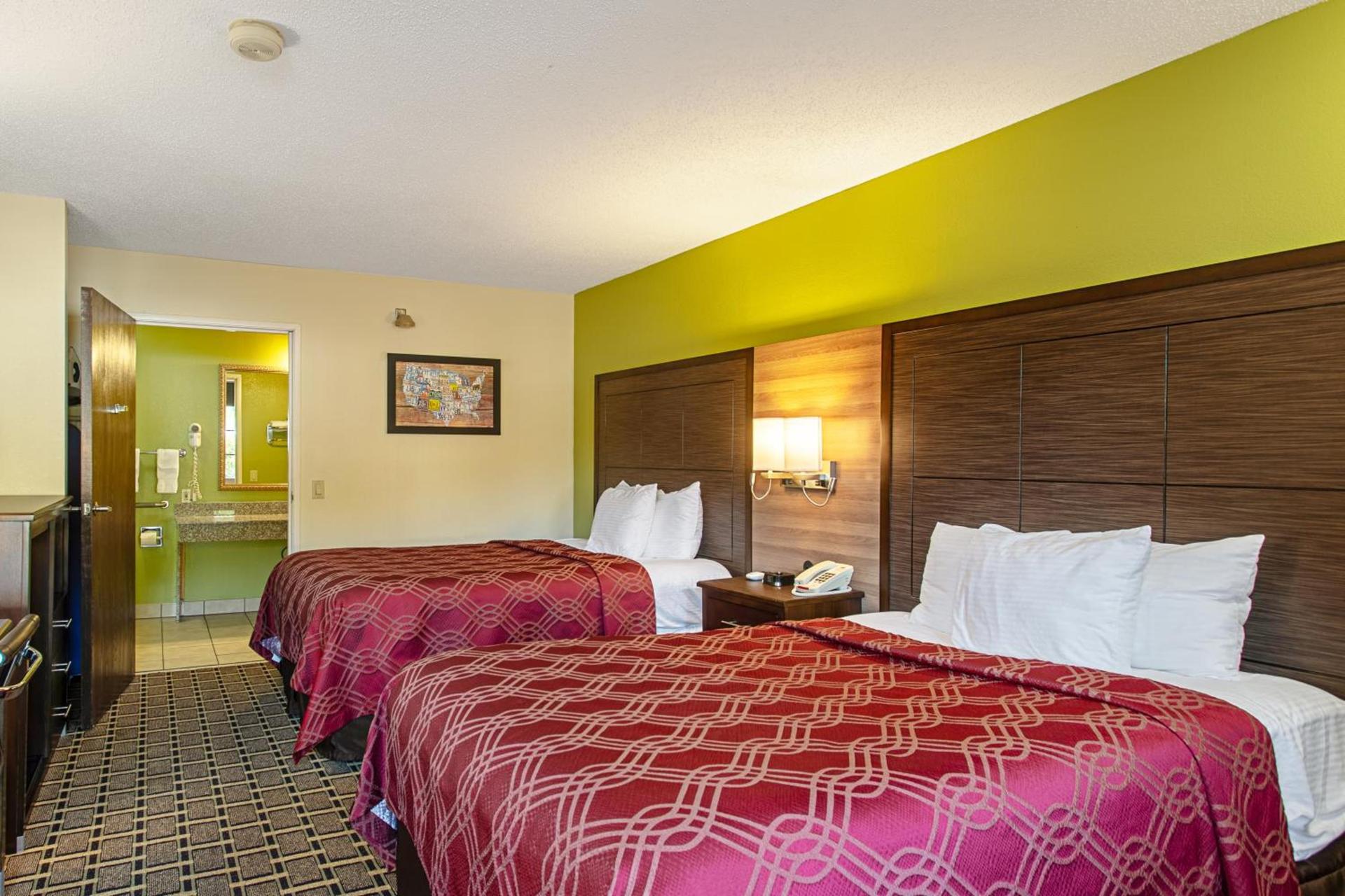 Econo Lodge Russellville photo 29