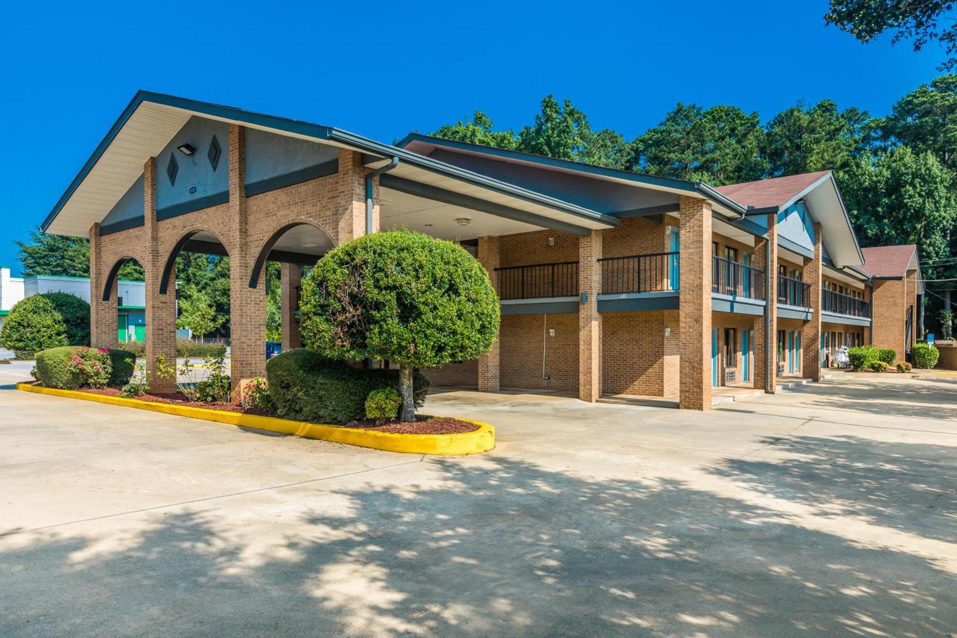 Americas Best Value Inn Stockbridge photo 6