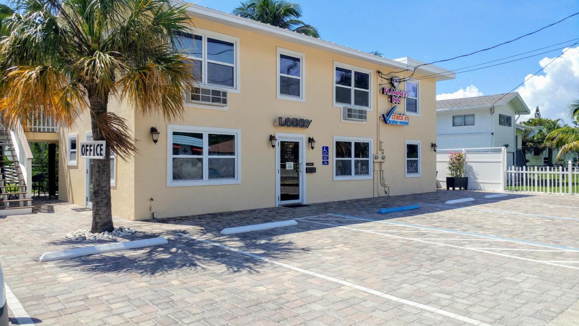 Flamingo Inn photo 3