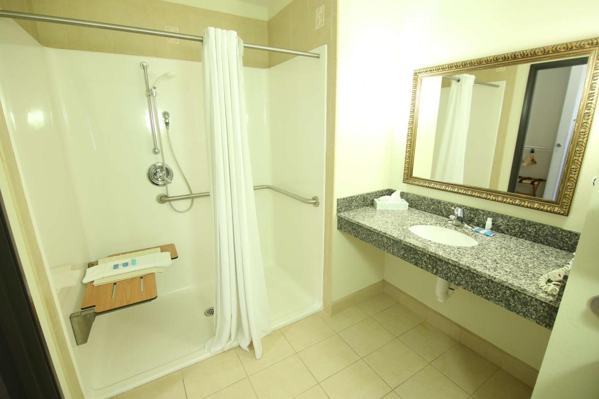 Crown Pointe Lodge; BW Signature Collection photo 20