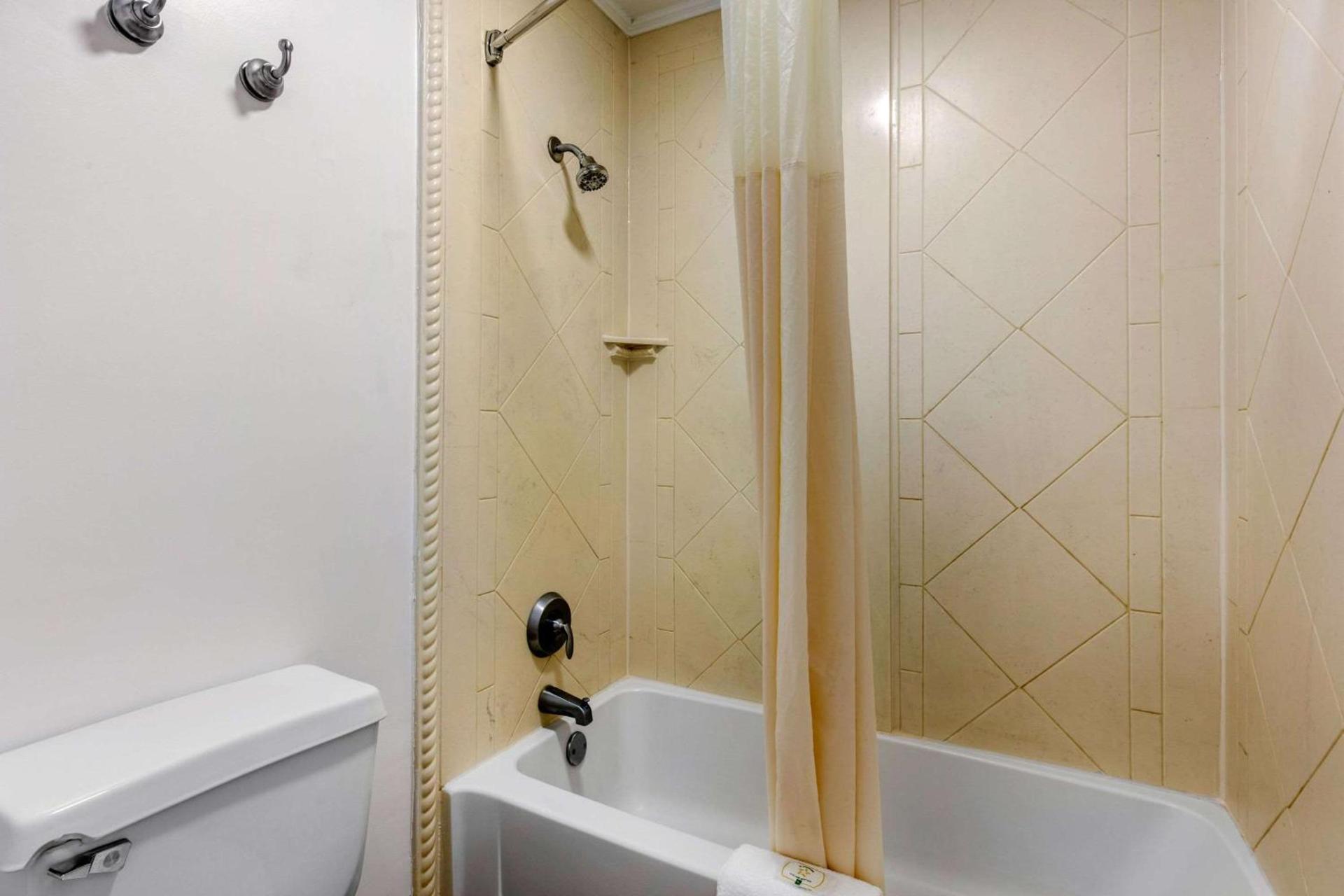 Quality Inn Athens I-65 - Huntsville Area West photo 4