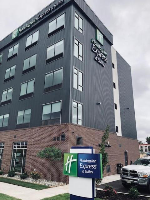 Holiday Inn Express & Suites - Little Rock Downtown by IHG photo 1