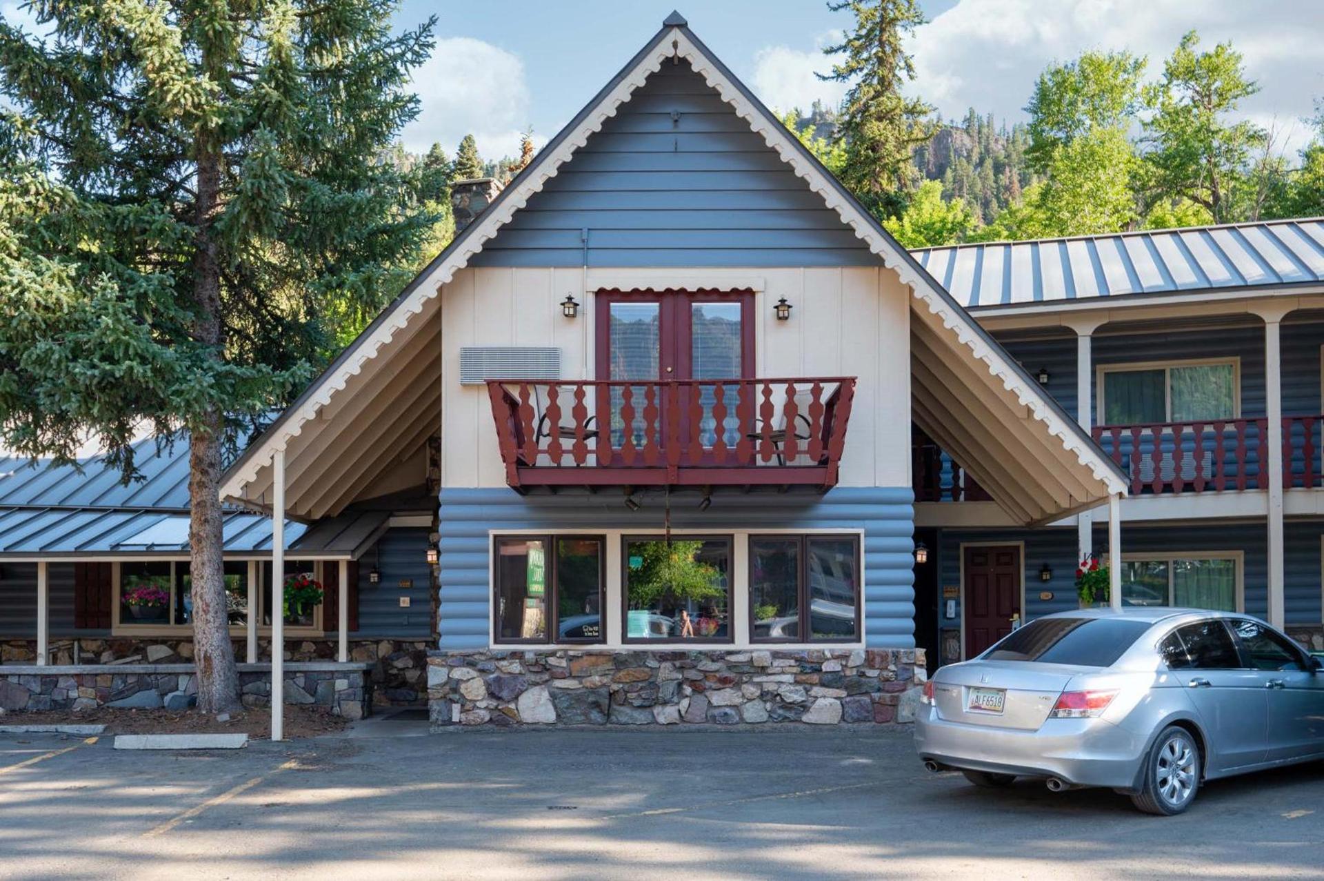 Box Canyon Lodge and Hot Springs photo 12