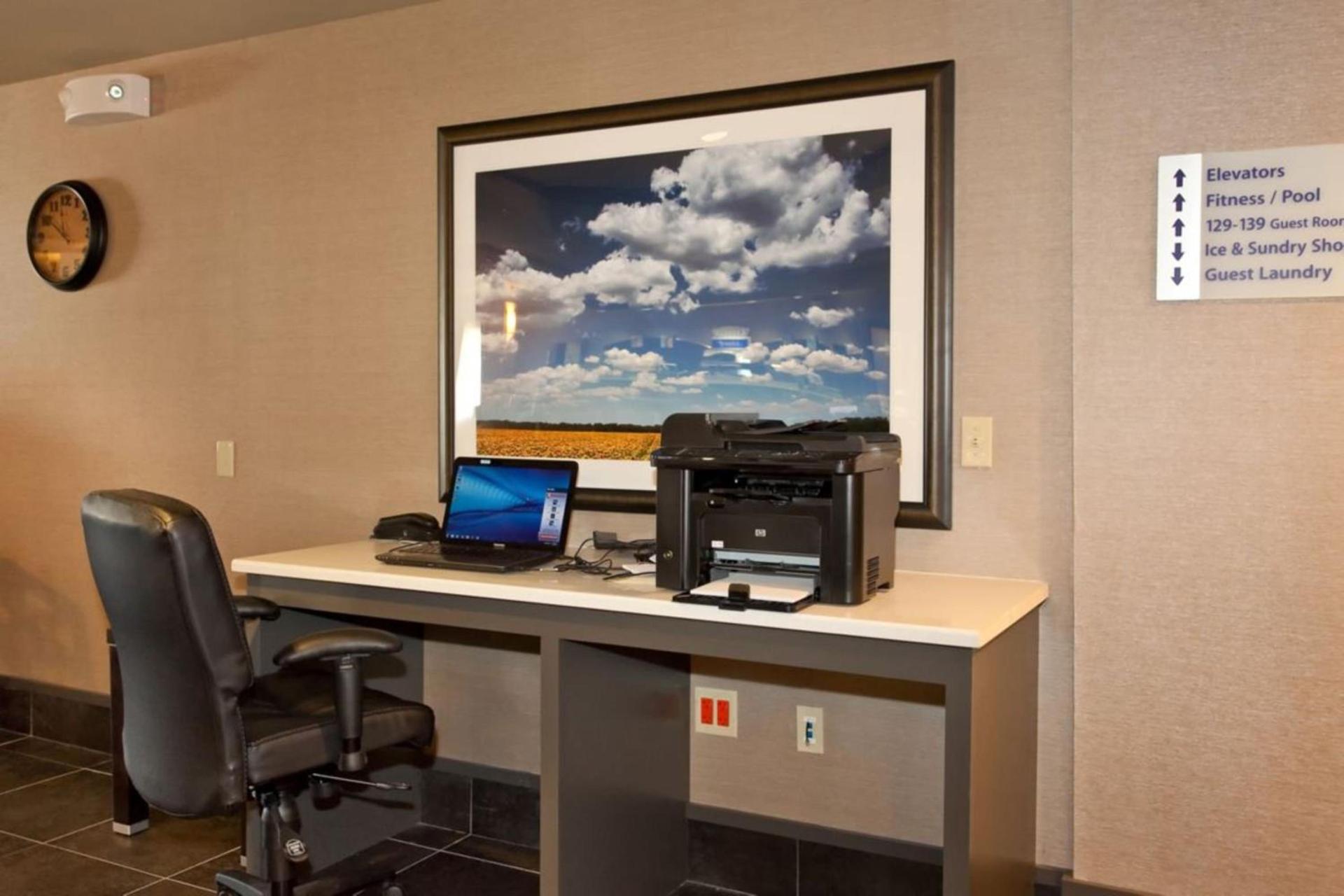 Holiday Inn Express Newton by IHG photo 16