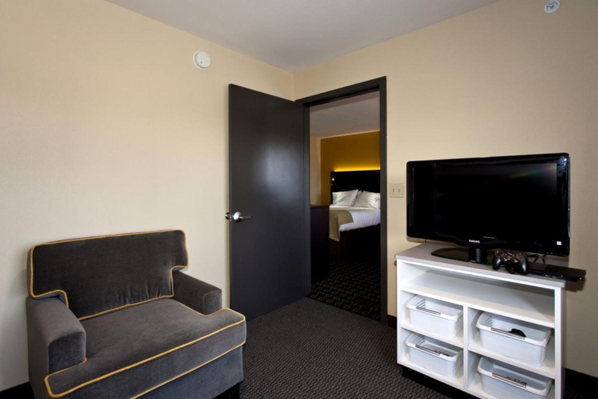 Holiday Inn Express Newton by IHG photo 18