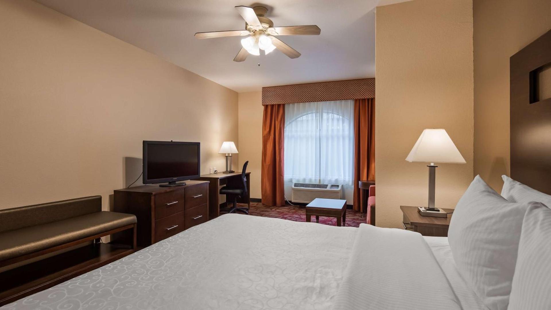 Best Western Plus Ruidoso Inn photo 21
