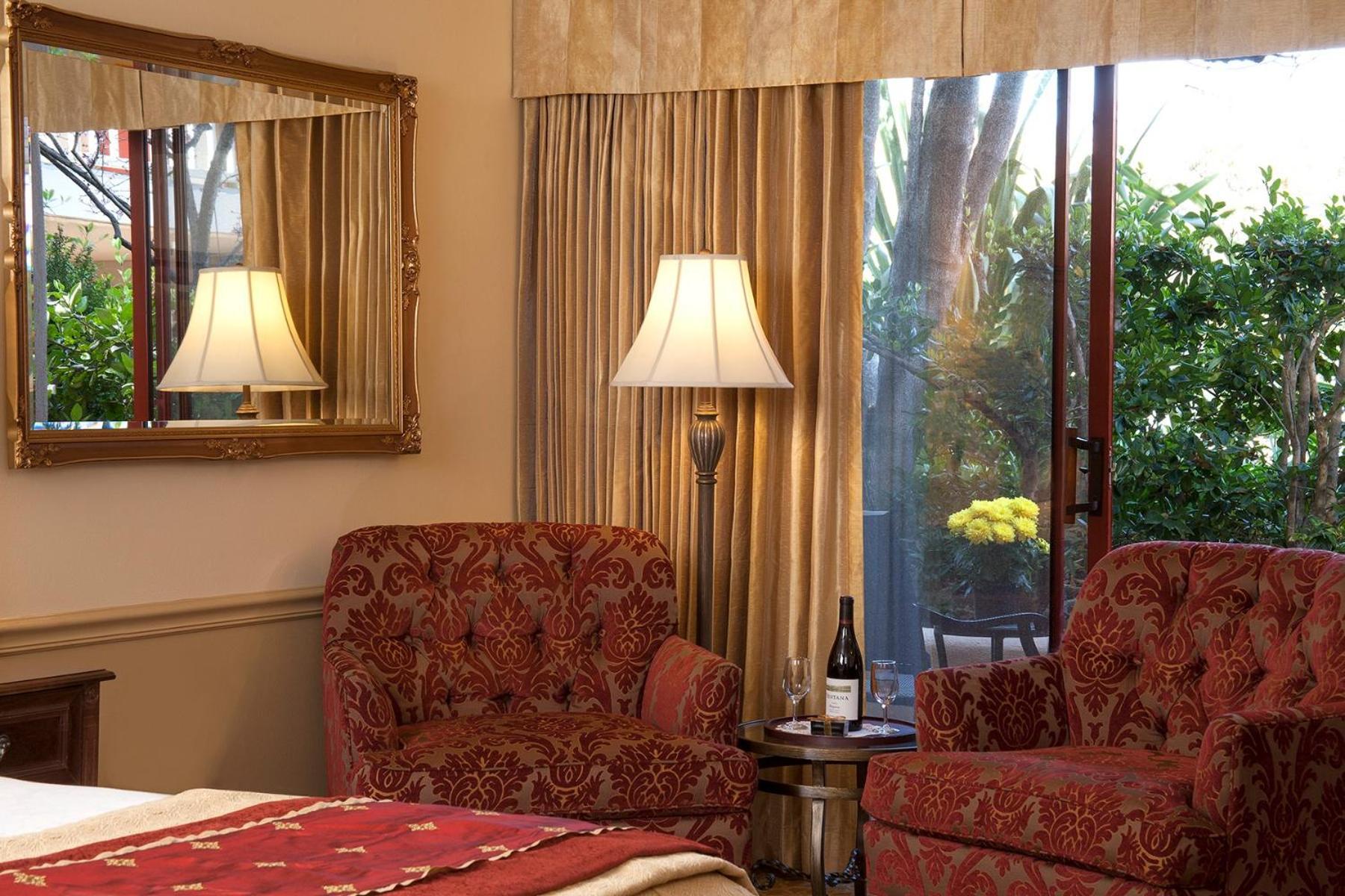 Victorian Inn photo 30